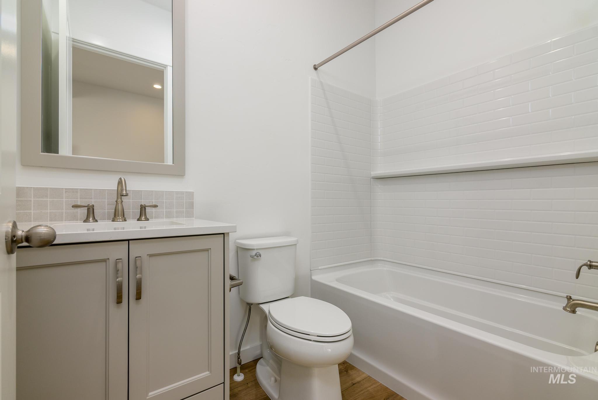 2126 N Leatherwood Ave Property Photo 25