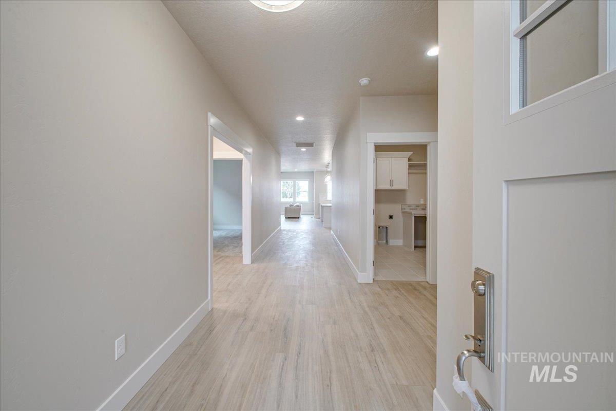 629 S Spoonbill Ave Property Photo
