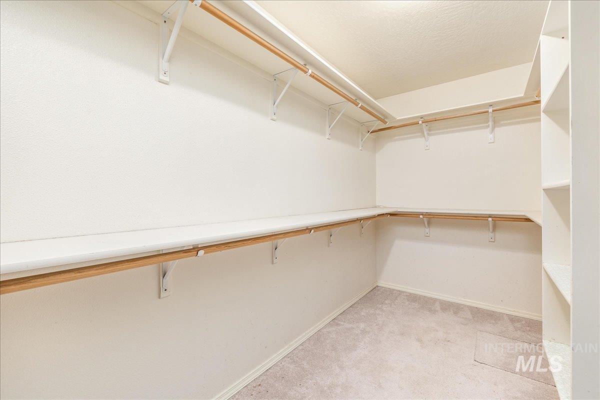 7301 Track Rd Property Photo 23