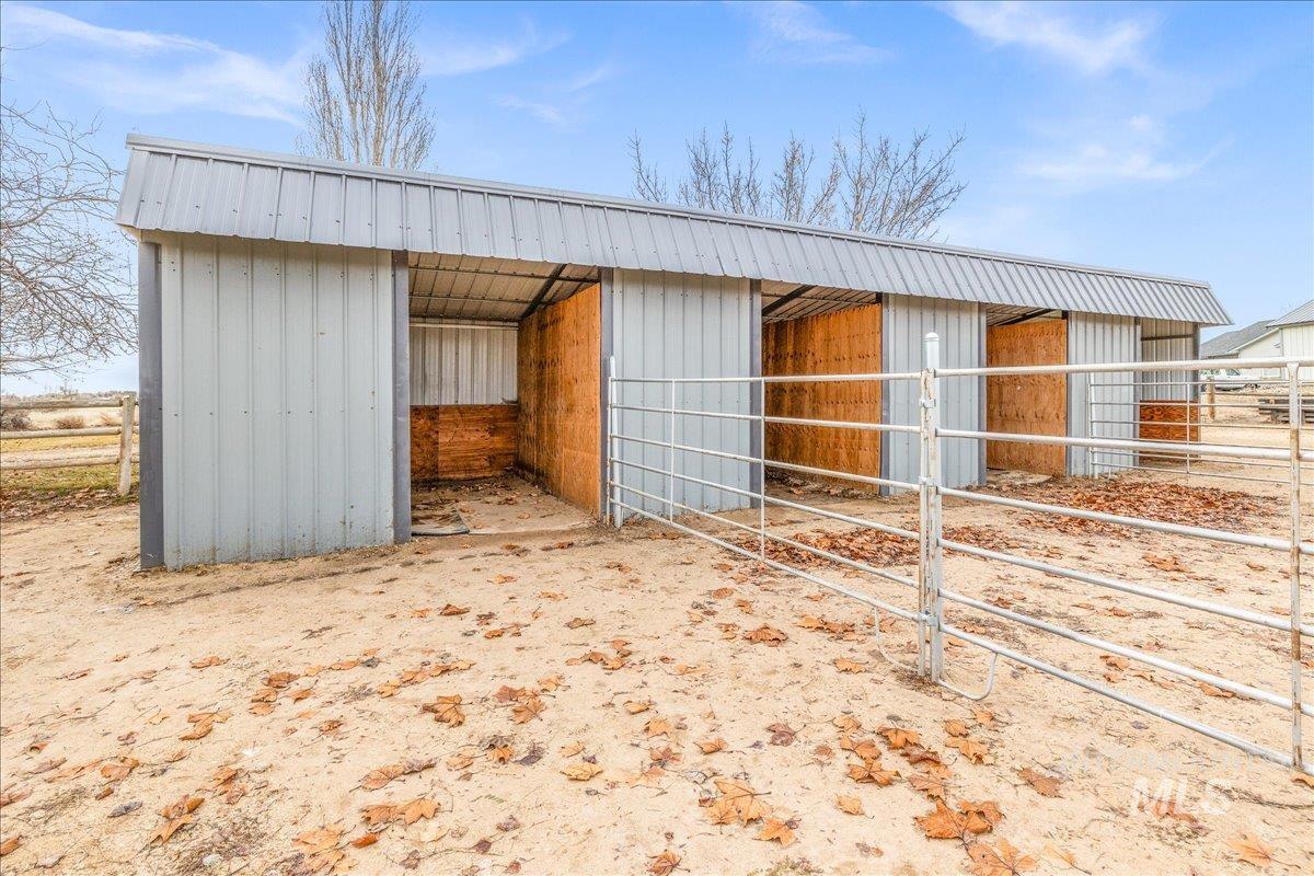 7301 Track Rd Property Photo 40