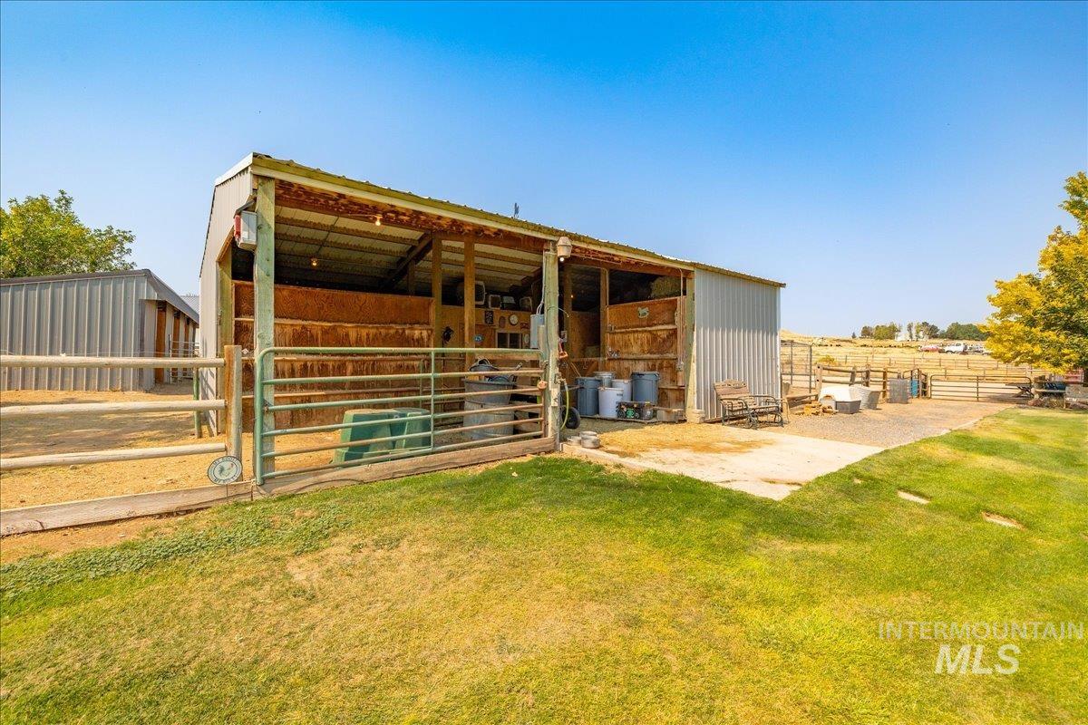 7301 Track Rd Property Photo 41
