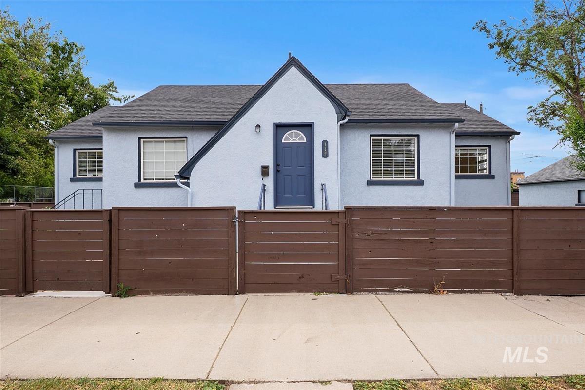 2323 W Idaho Property Photo 1