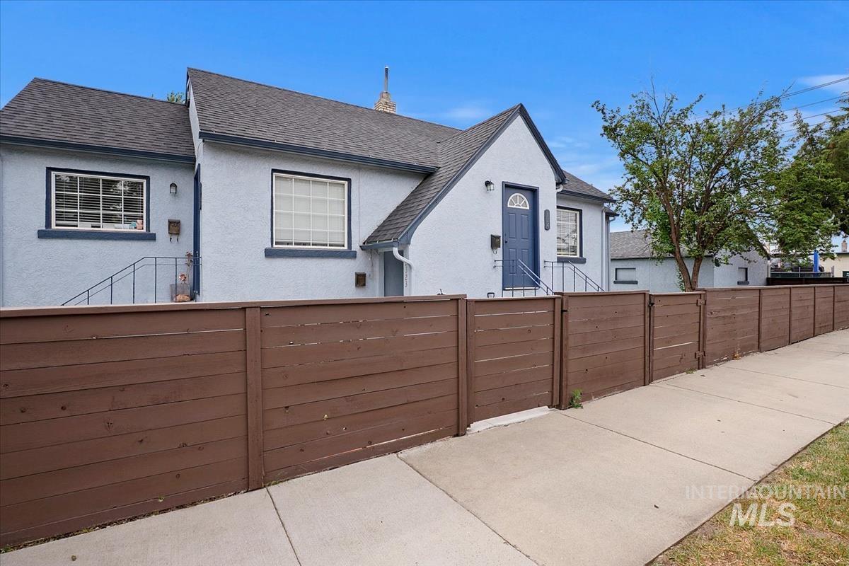 2323 W Idaho Property Photo 4