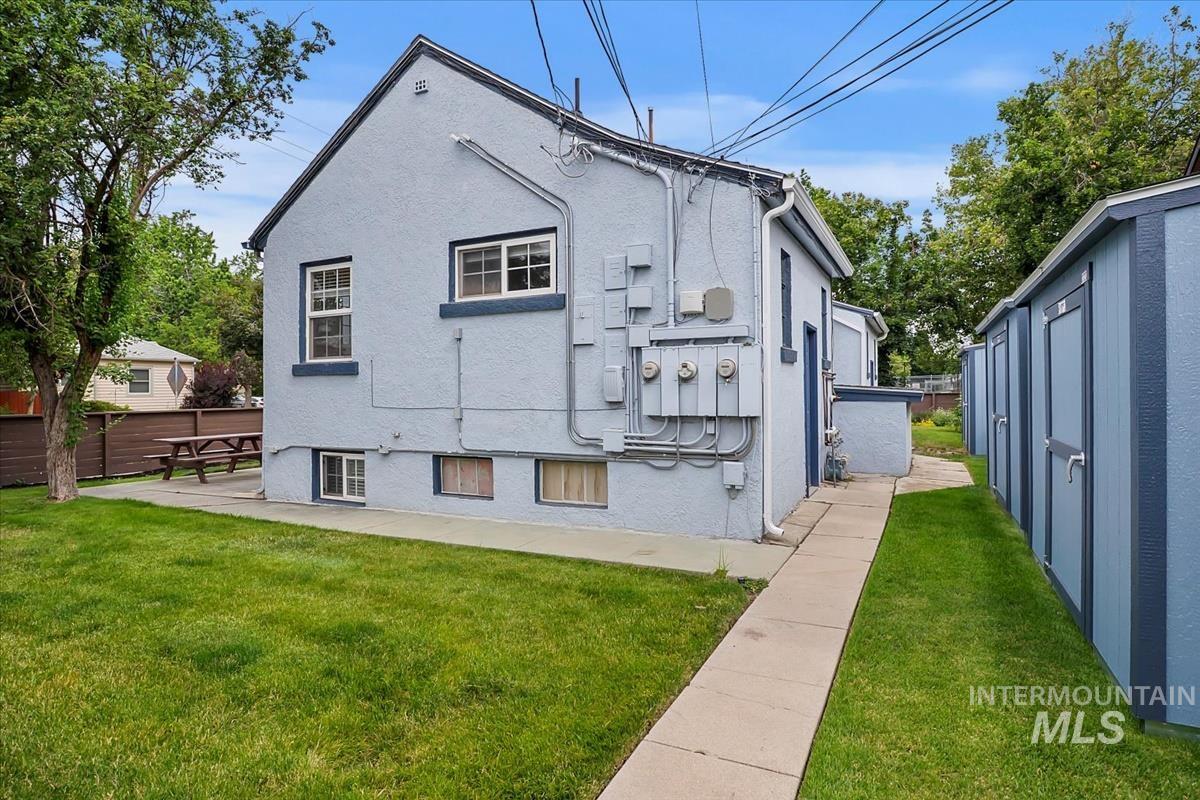 2323 W Idaho Property Photo 5
