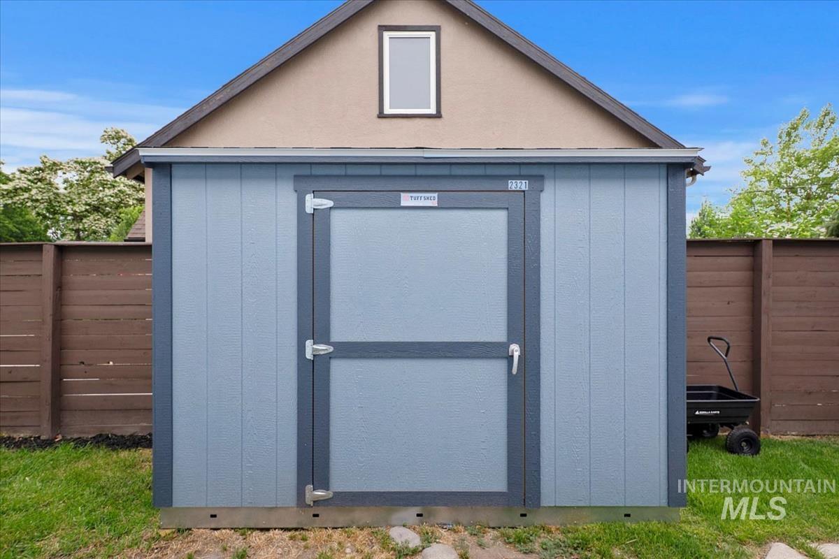 2323 W Idaho Property Photo 6