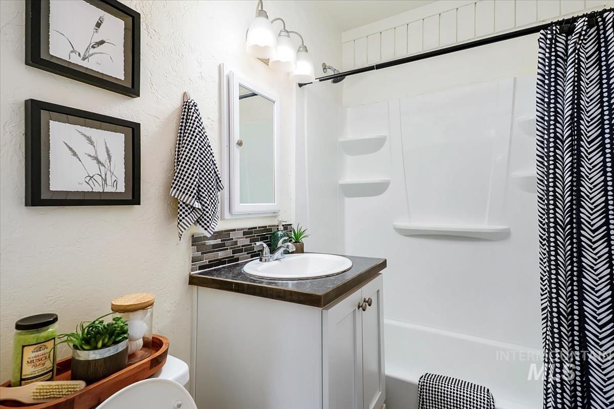 2323 W Idaho Property Photo 16