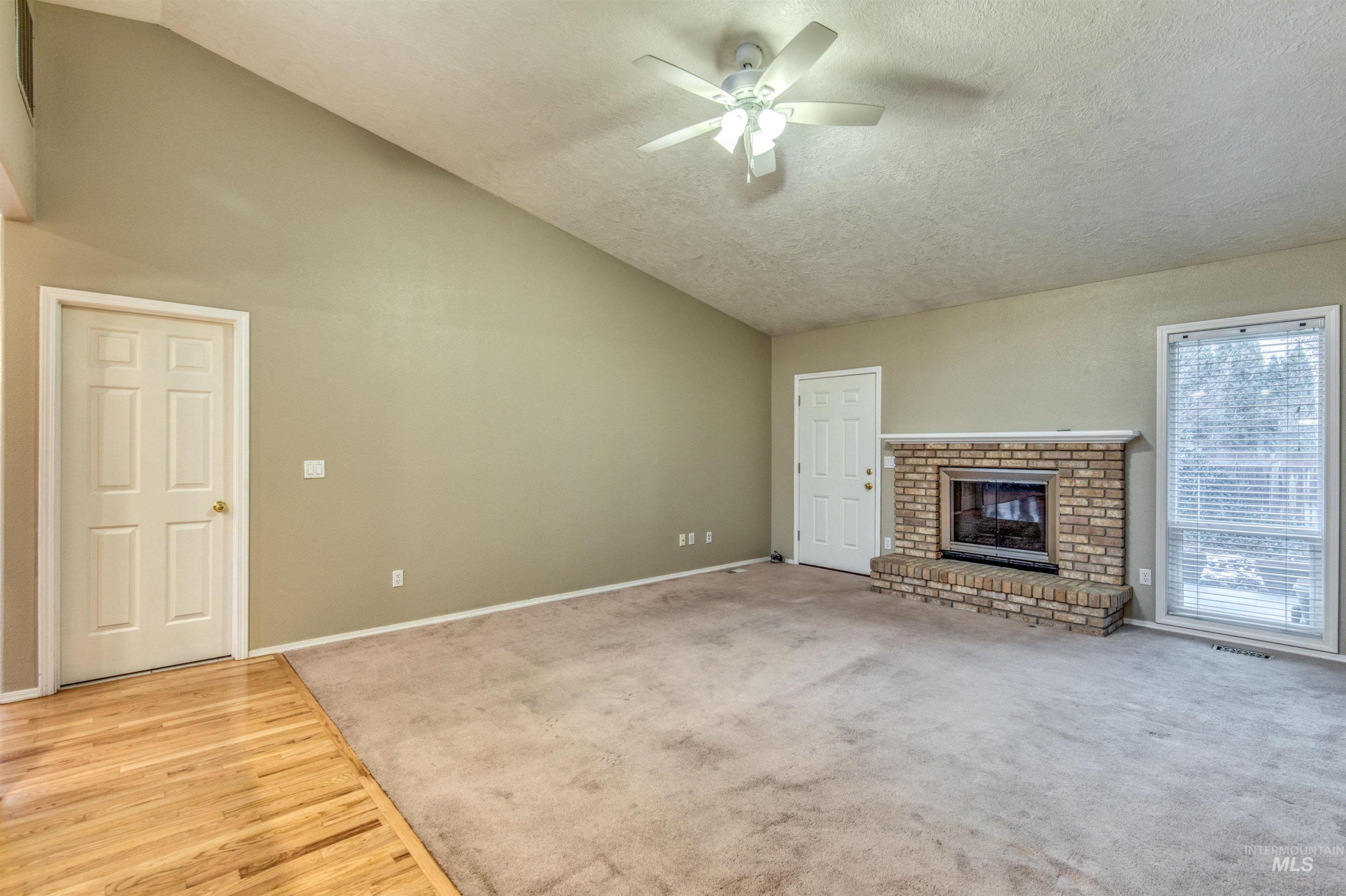 2117 N Fastwater Avenue Property Photo 4