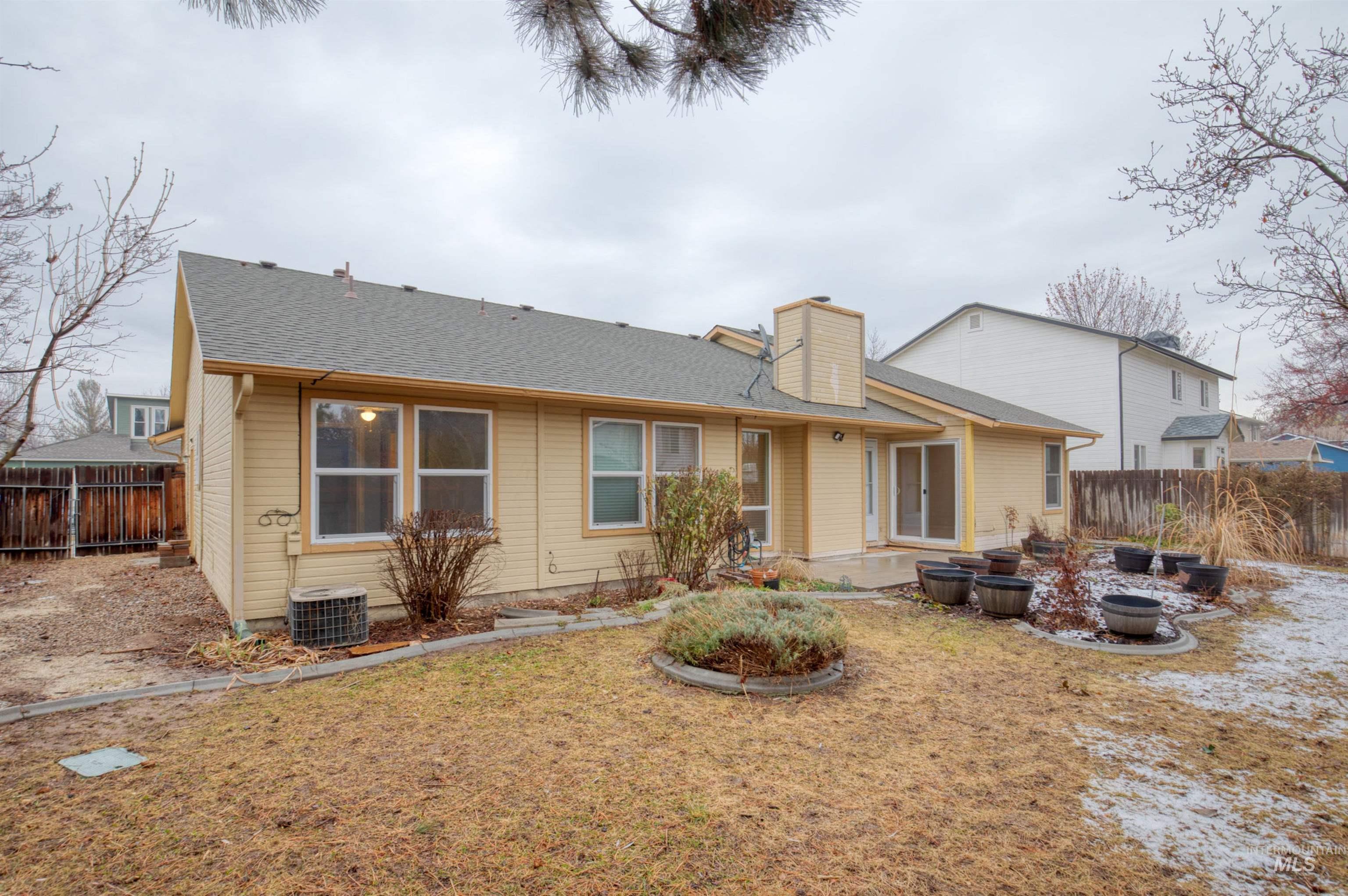2117 N Fastwater Avenue Property Photo 5