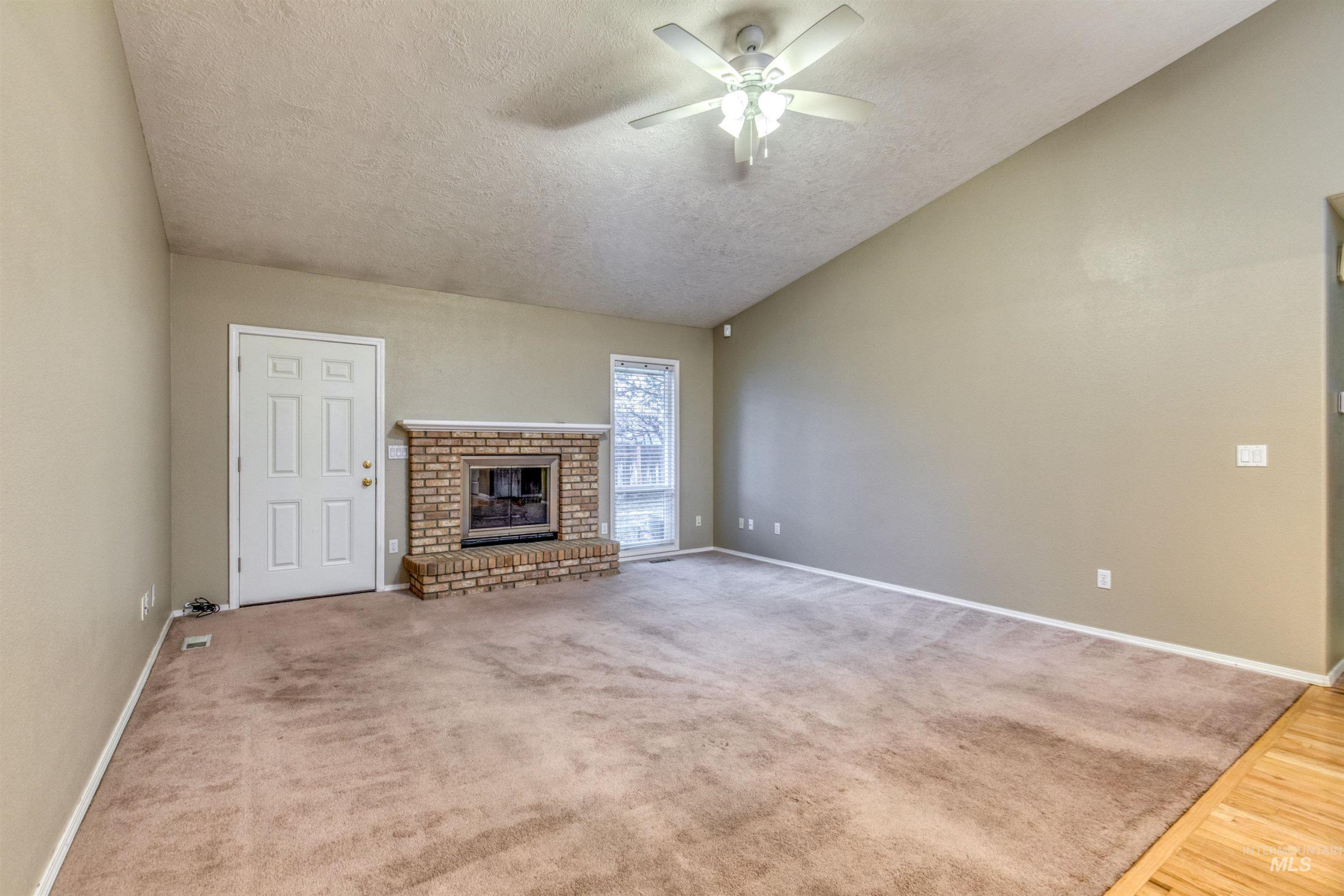 2117 N Fastwater Avenue Property Photo 9