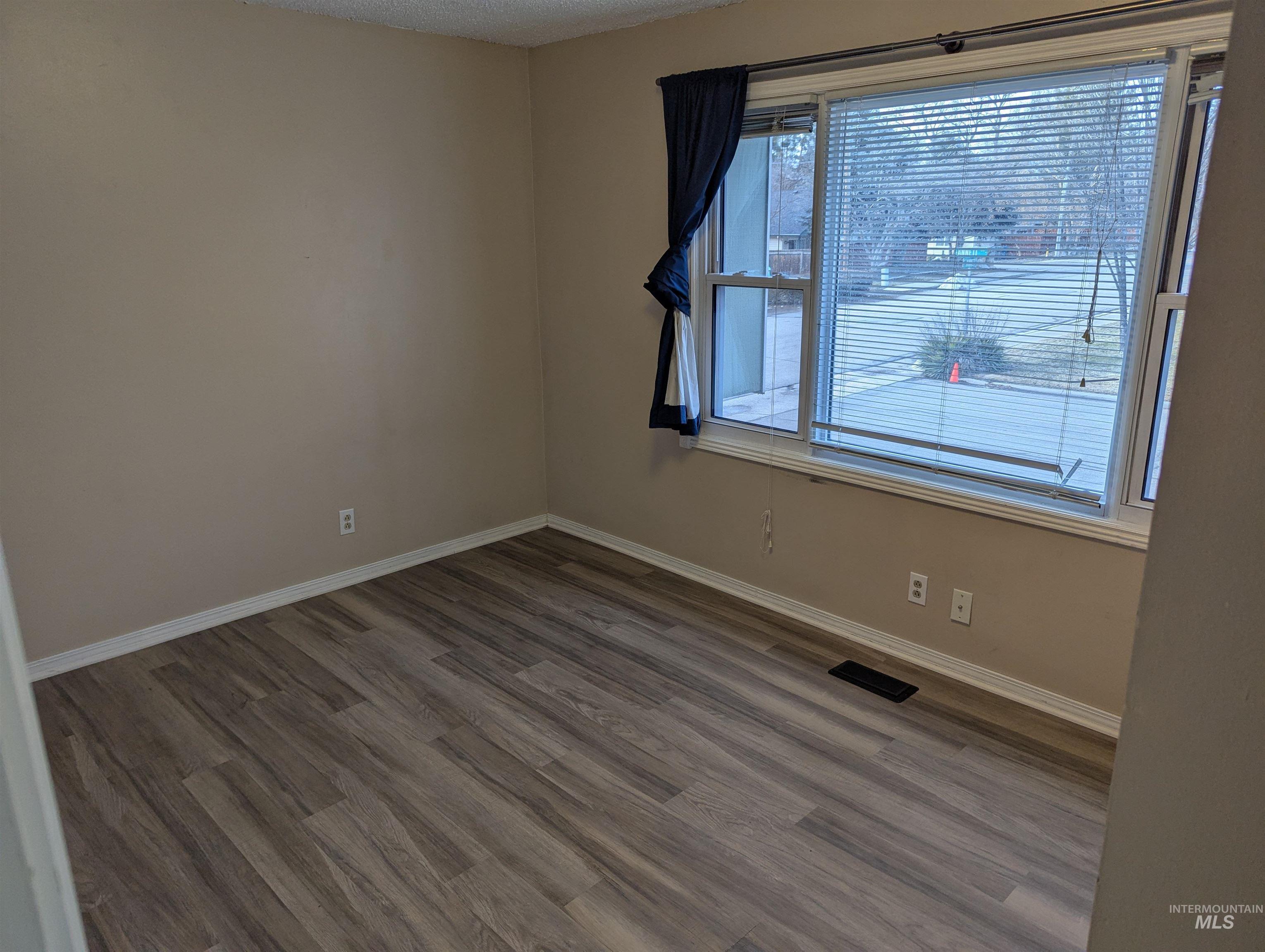 1724 & 1726 W Annett Circle Property Photo 12