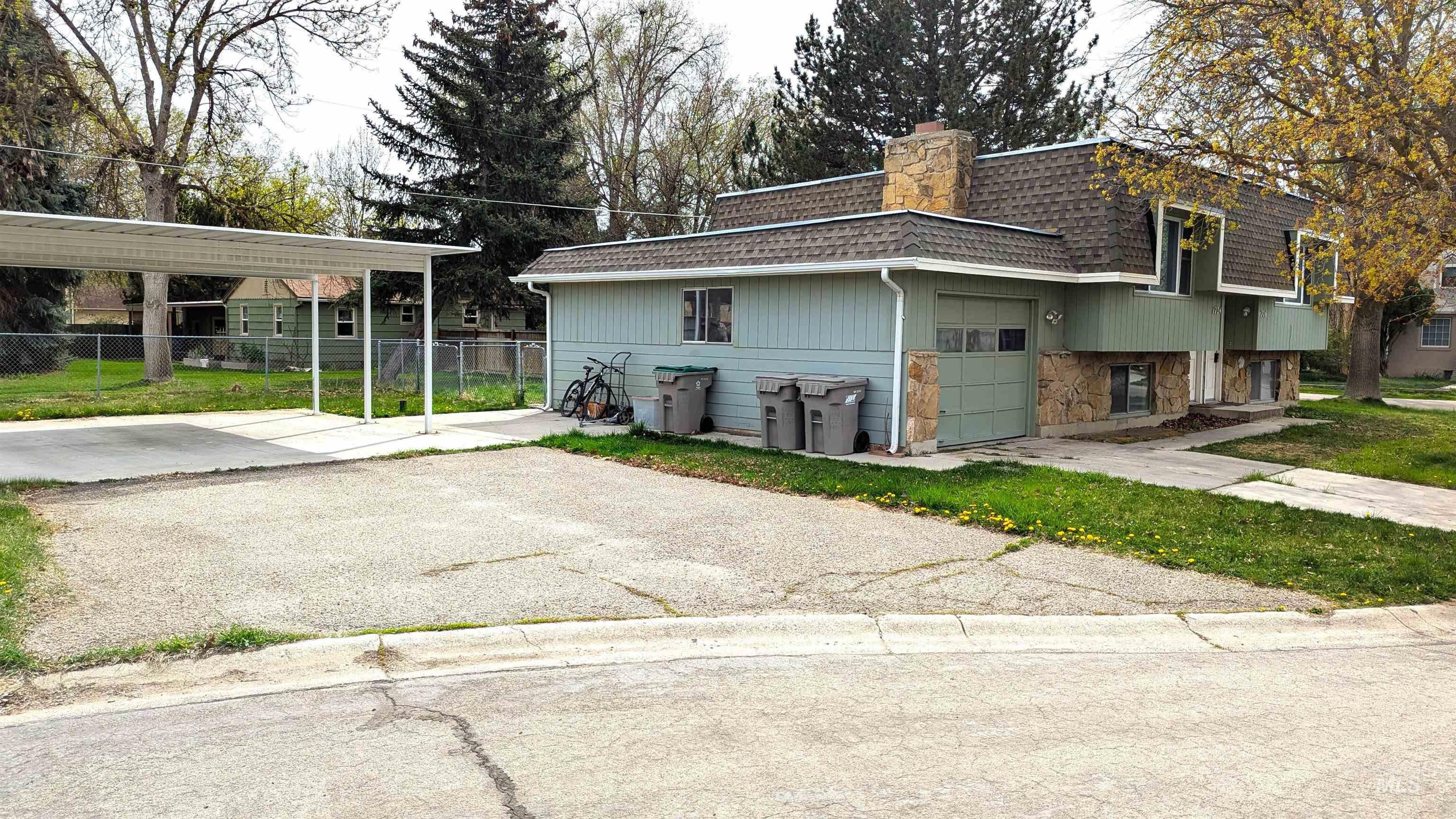 1724 & 1726 W Annett Circle Property Photo 18
