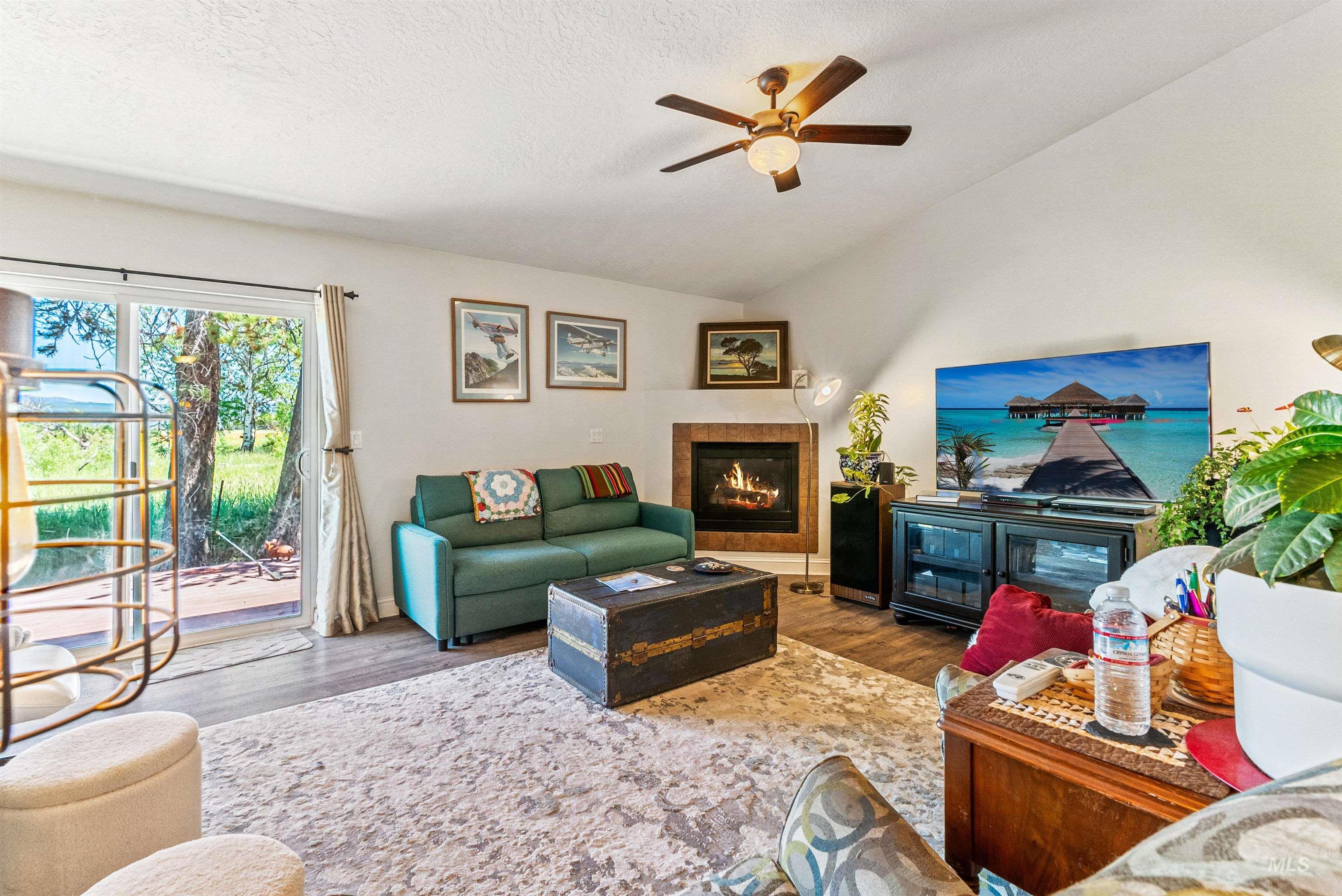 12926 Spring Valley Rd Property Photo 8