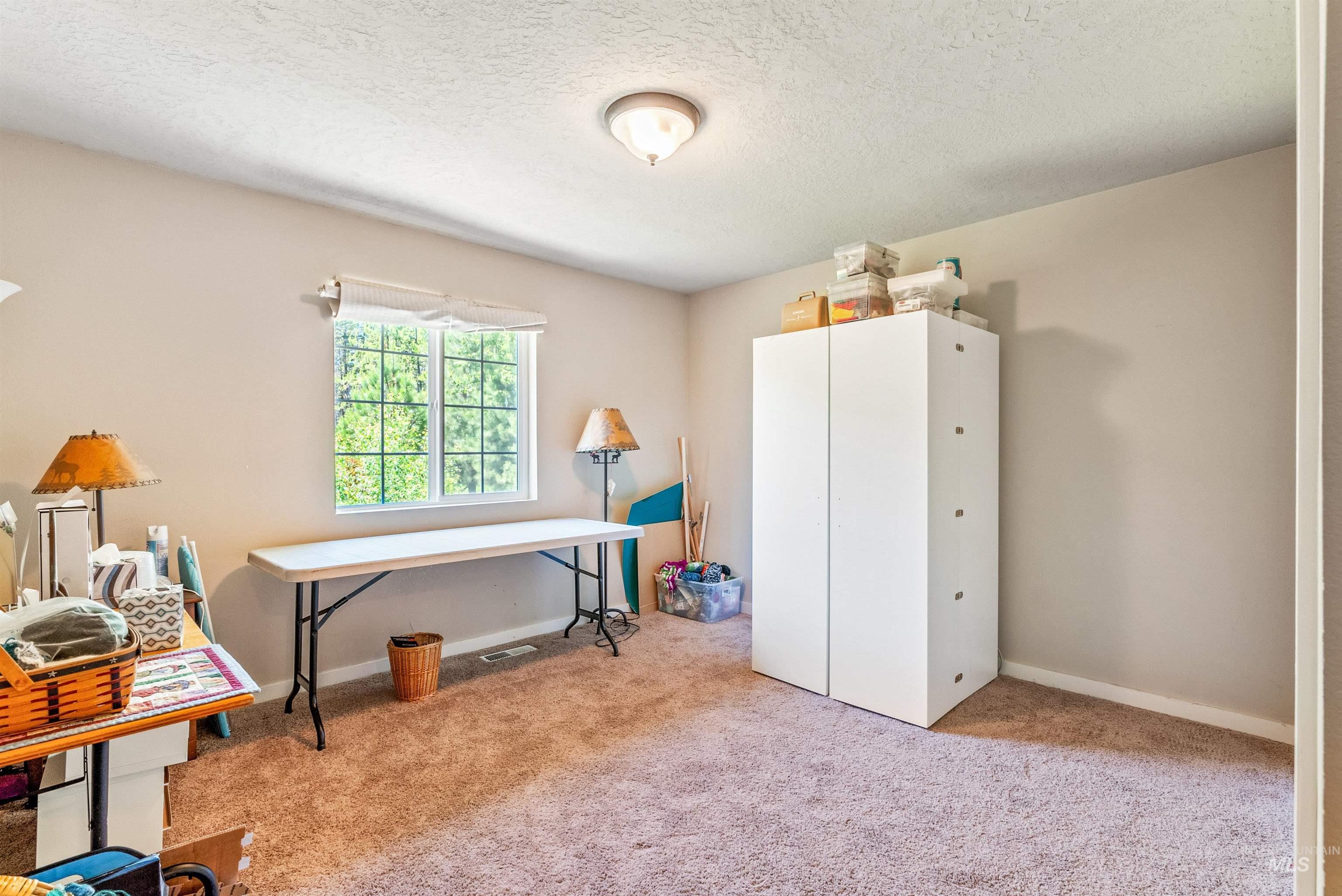 12926 Spring Valley Rd Property Photo 13