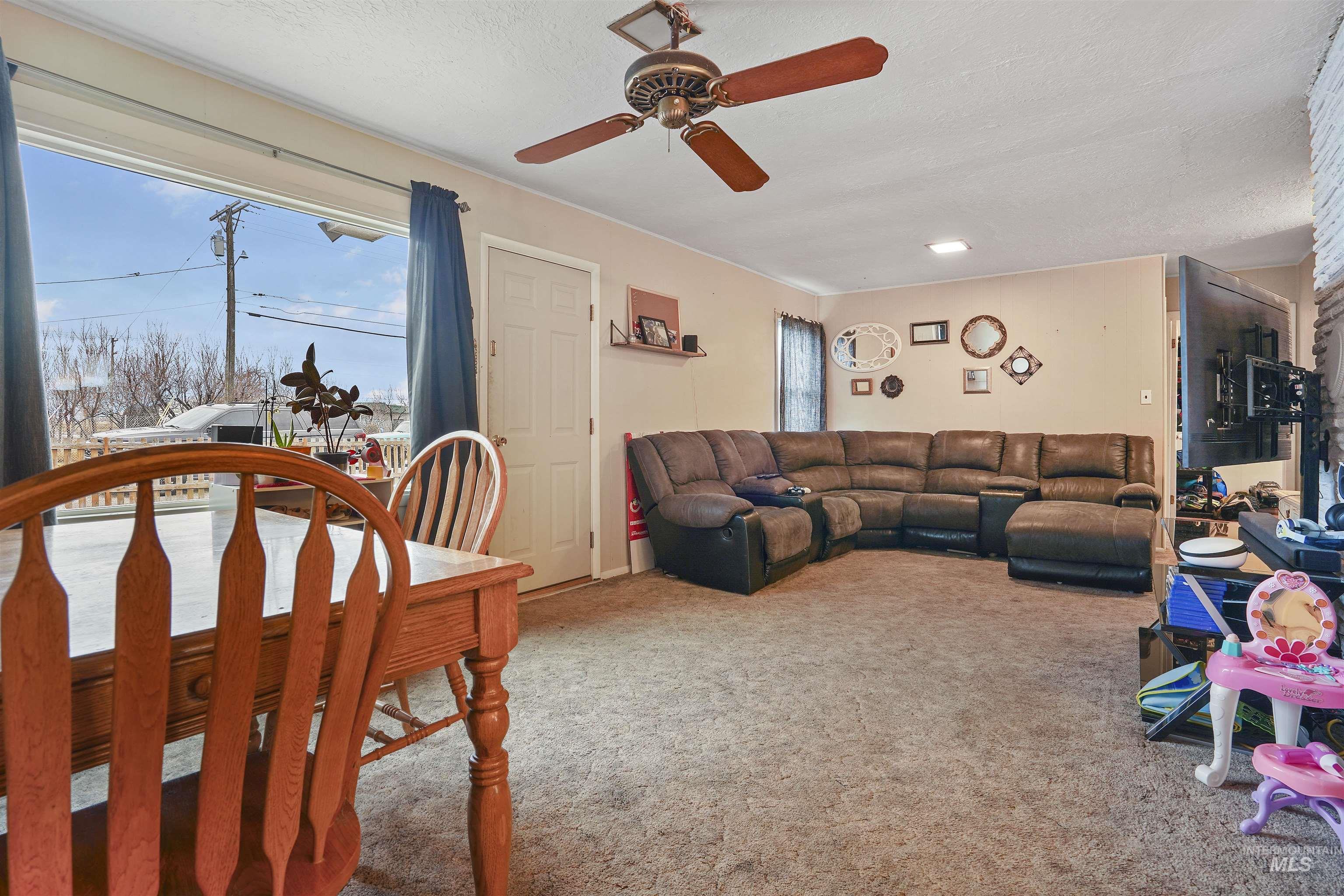 502 Walker Street Property Photo 3