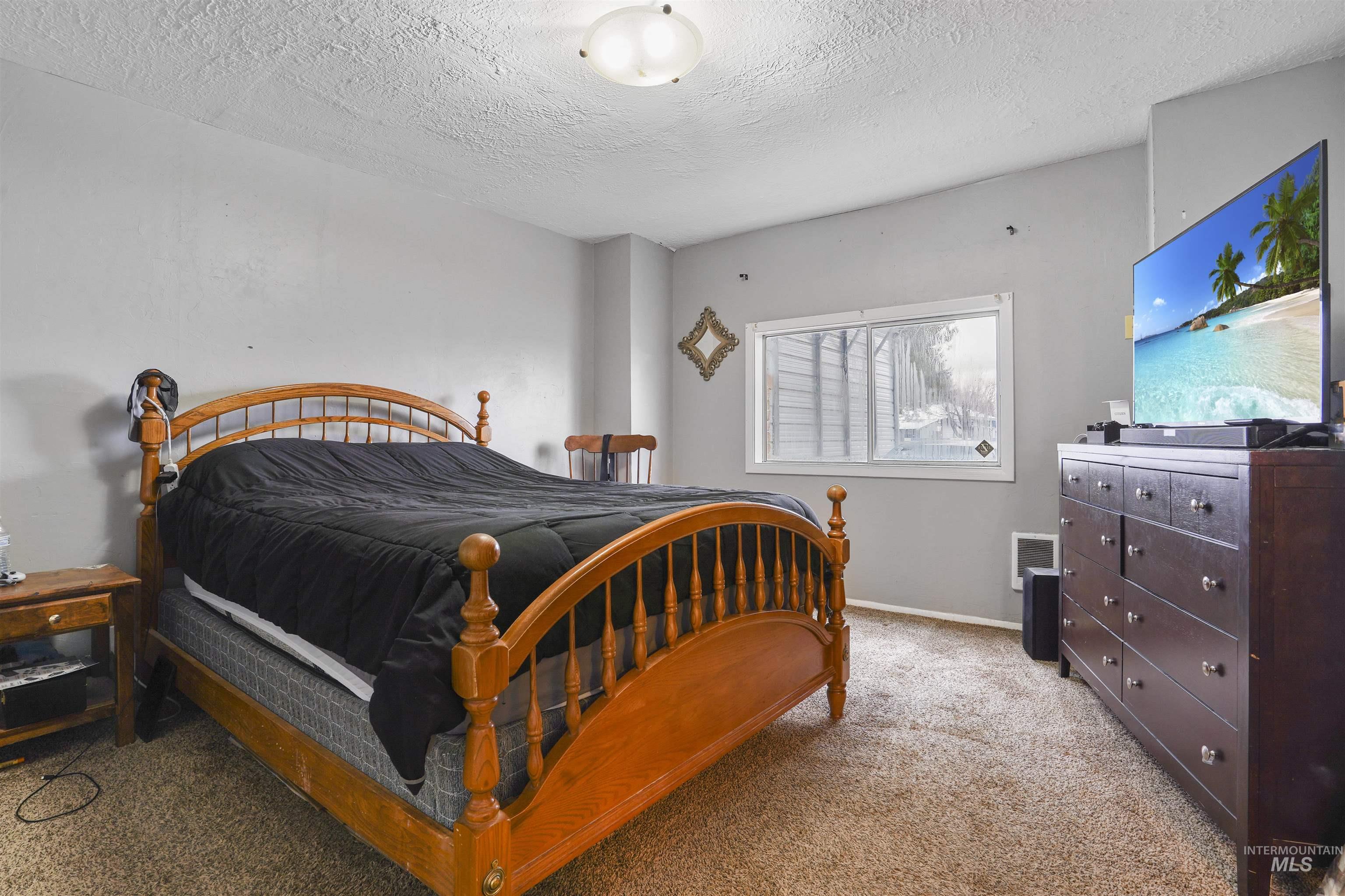 502 Walker Street Property Photo 6