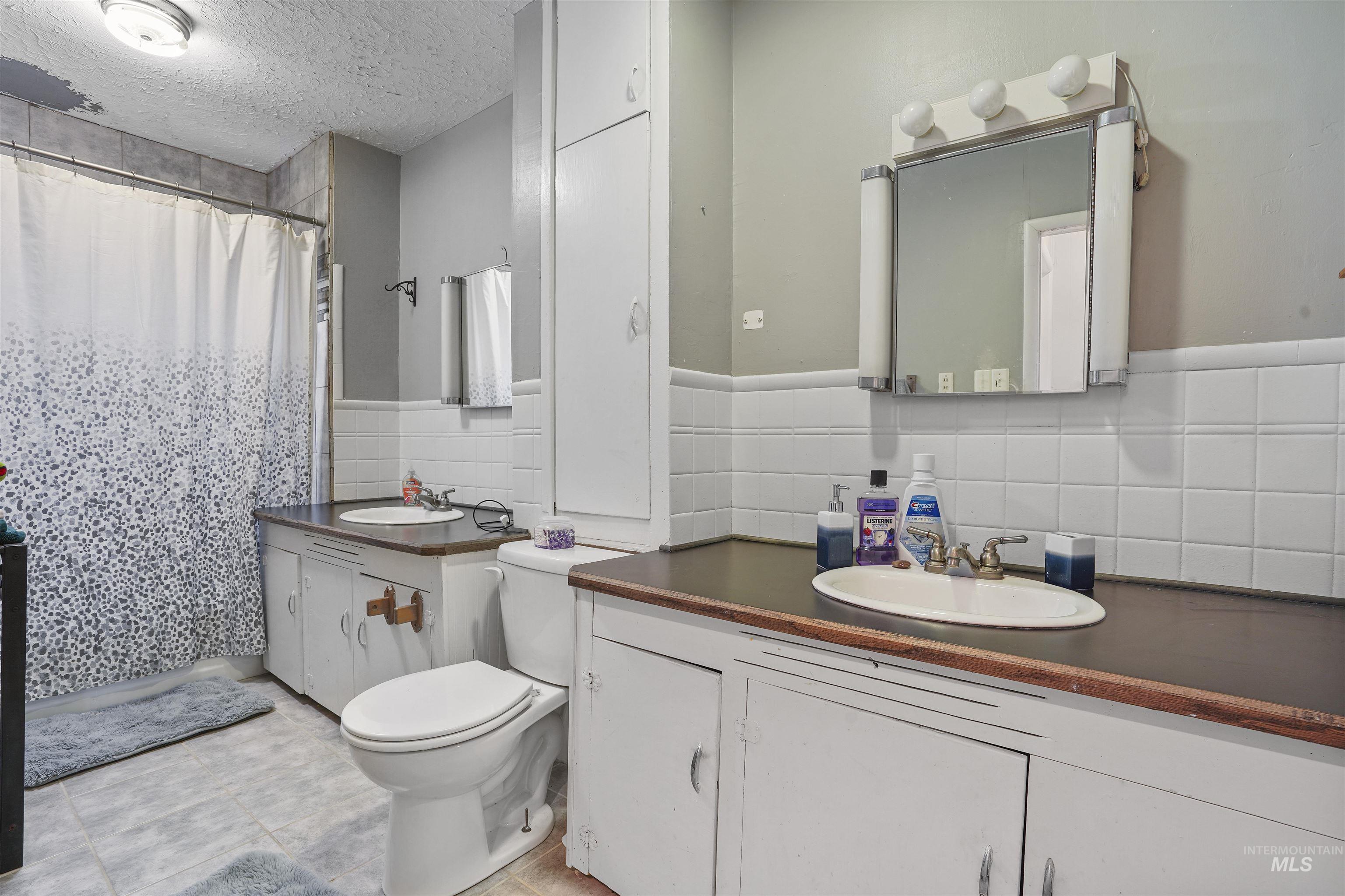 502 Walker Street Property Photo 10