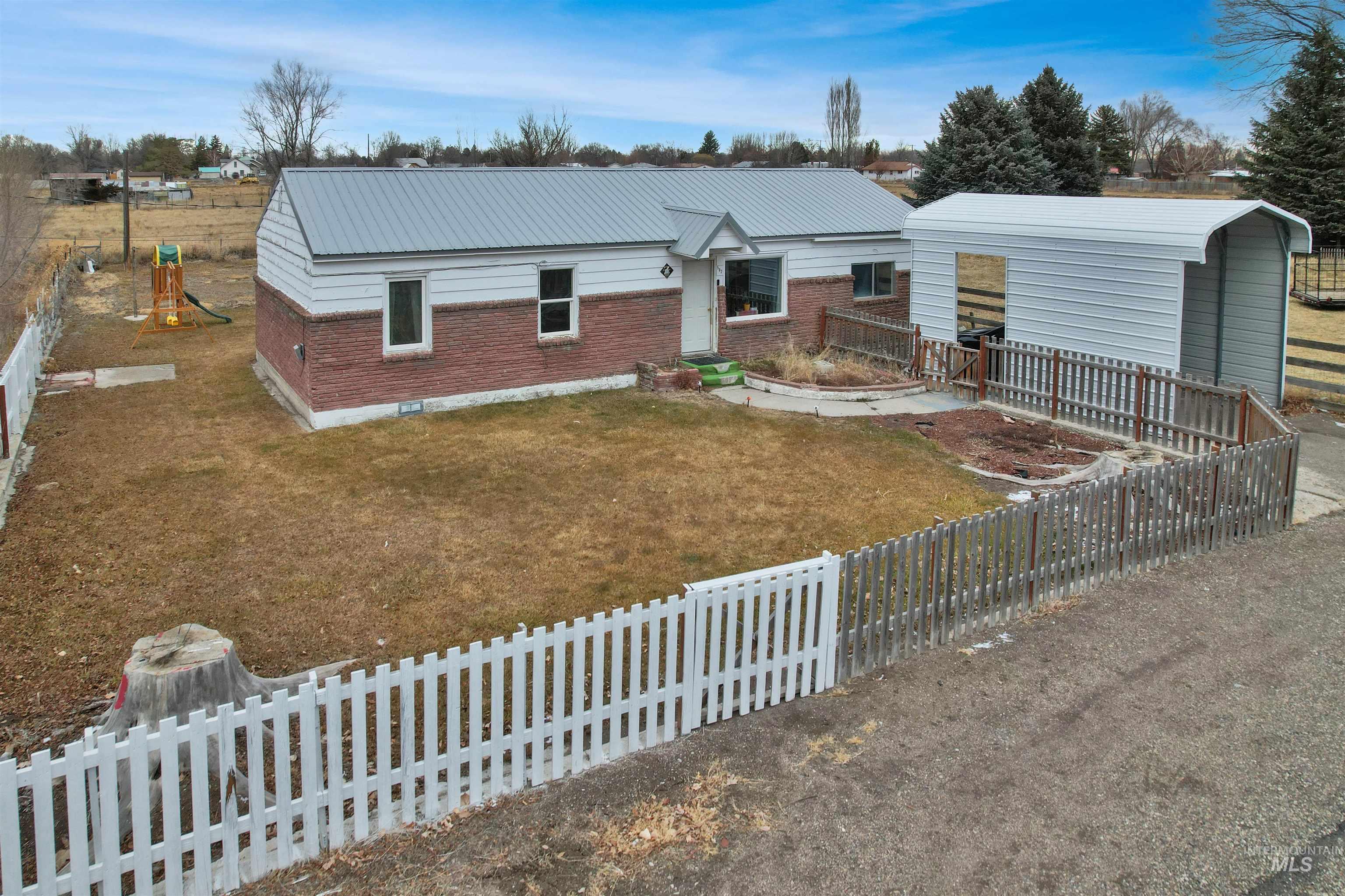 502 Walker Street Property Photo 11