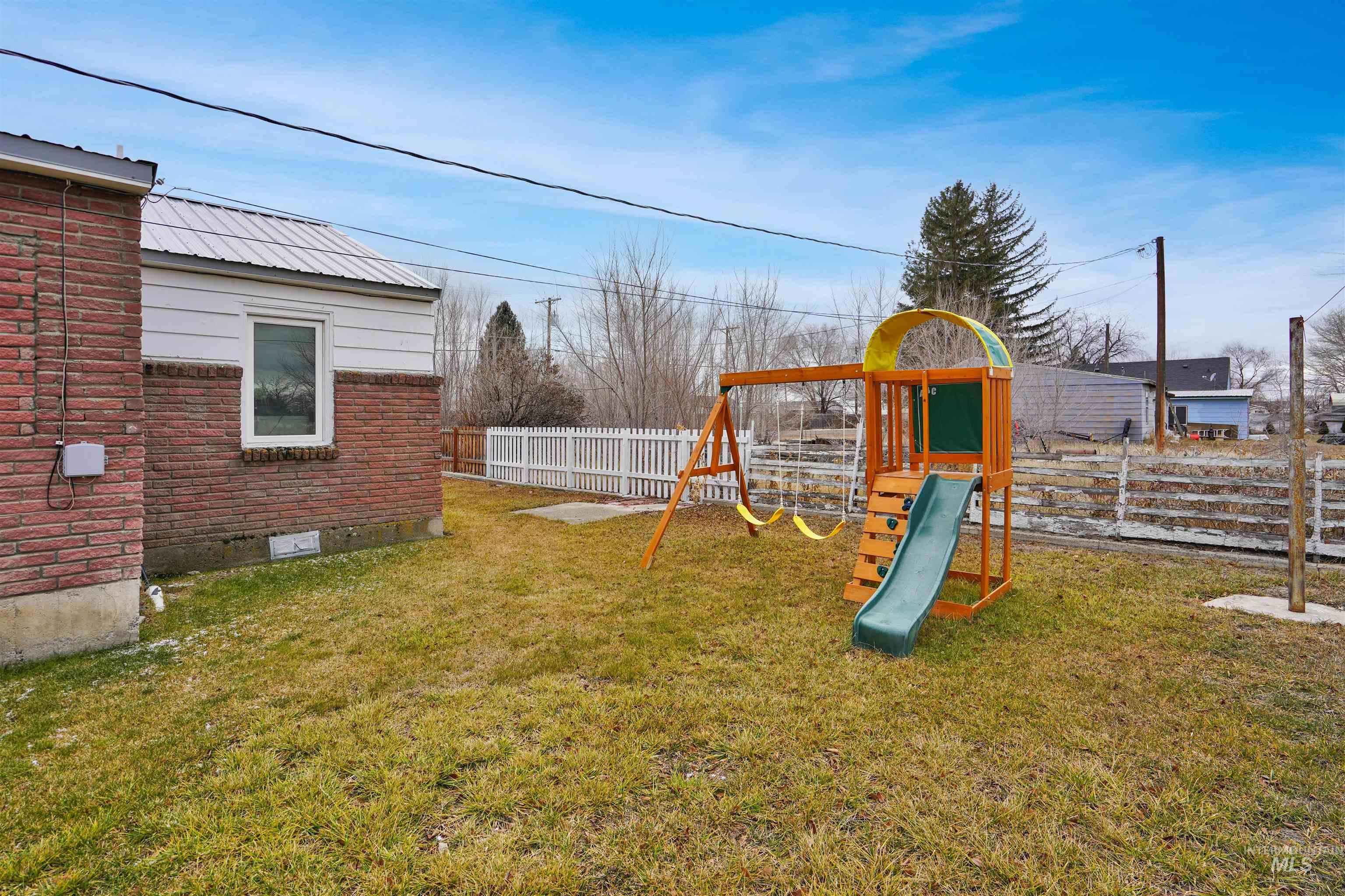 502 Walker Street Property Photo 14