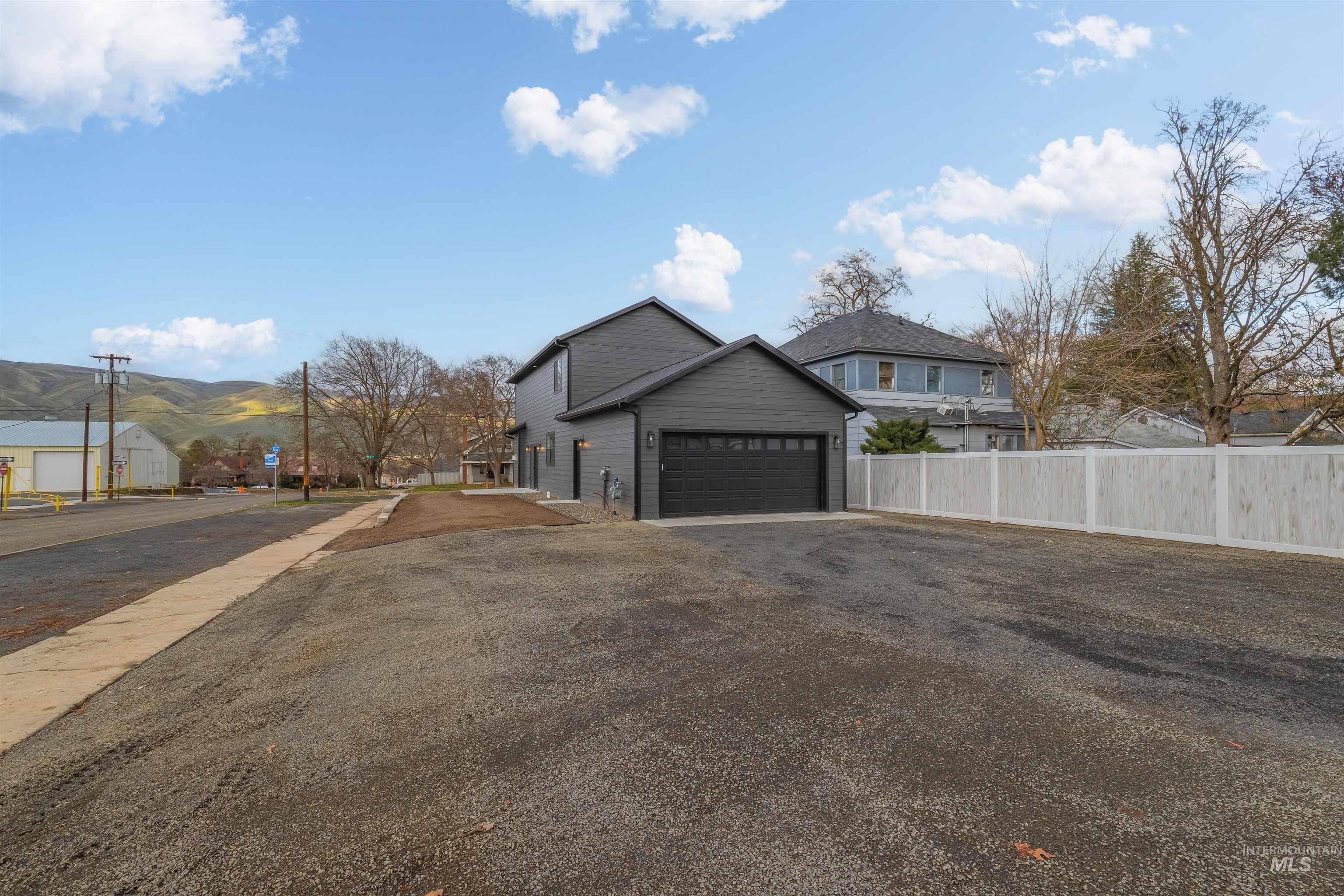 1304 9th Ave Property Photo 45
