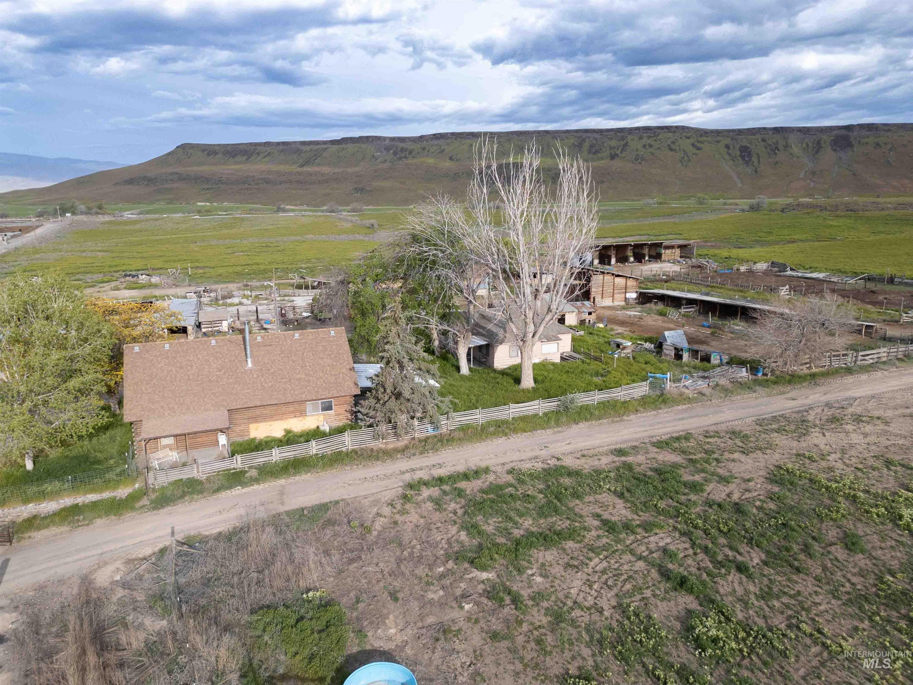491 Hill Property Photo 14