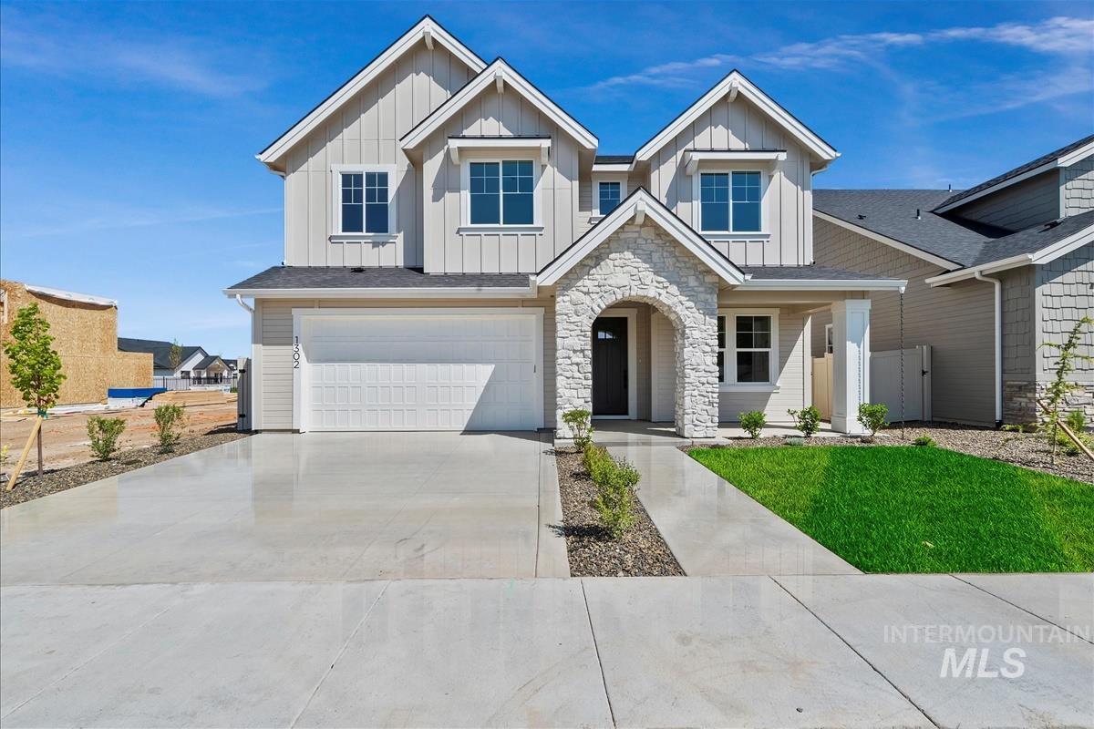 1302 E Andes Dr. Property Photo 1