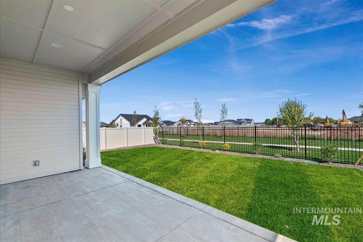 1302 E Andes Dr. Property Photo 25