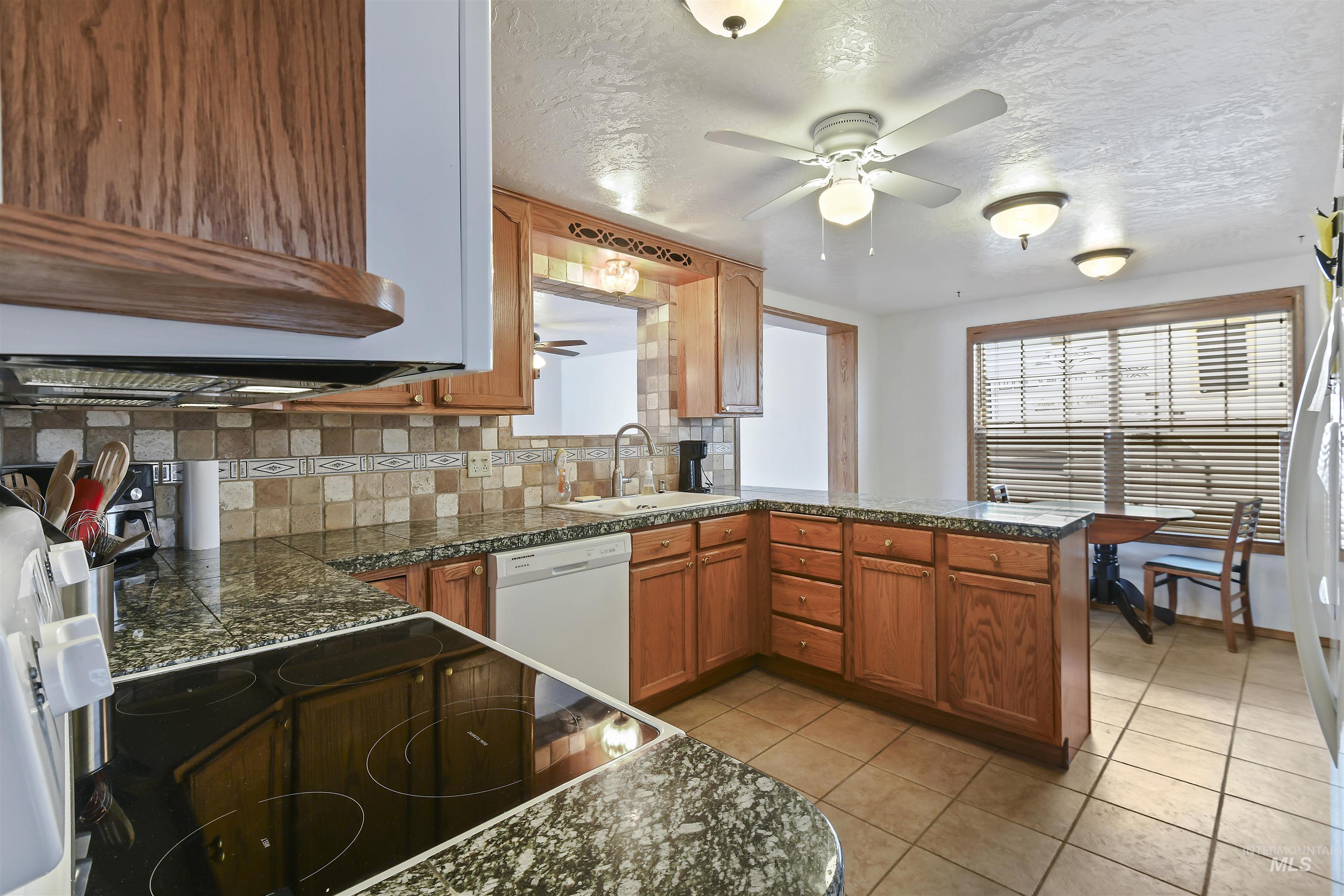 3011 S Georgia Avenue Property Photo 6