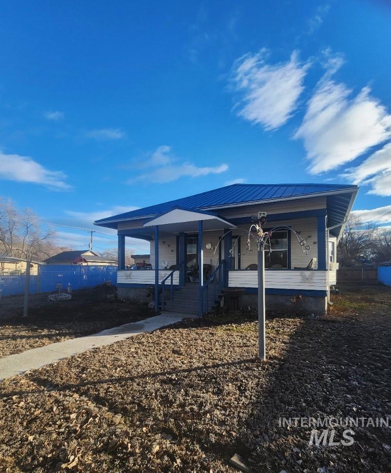 575 W H Street Property Photo 1