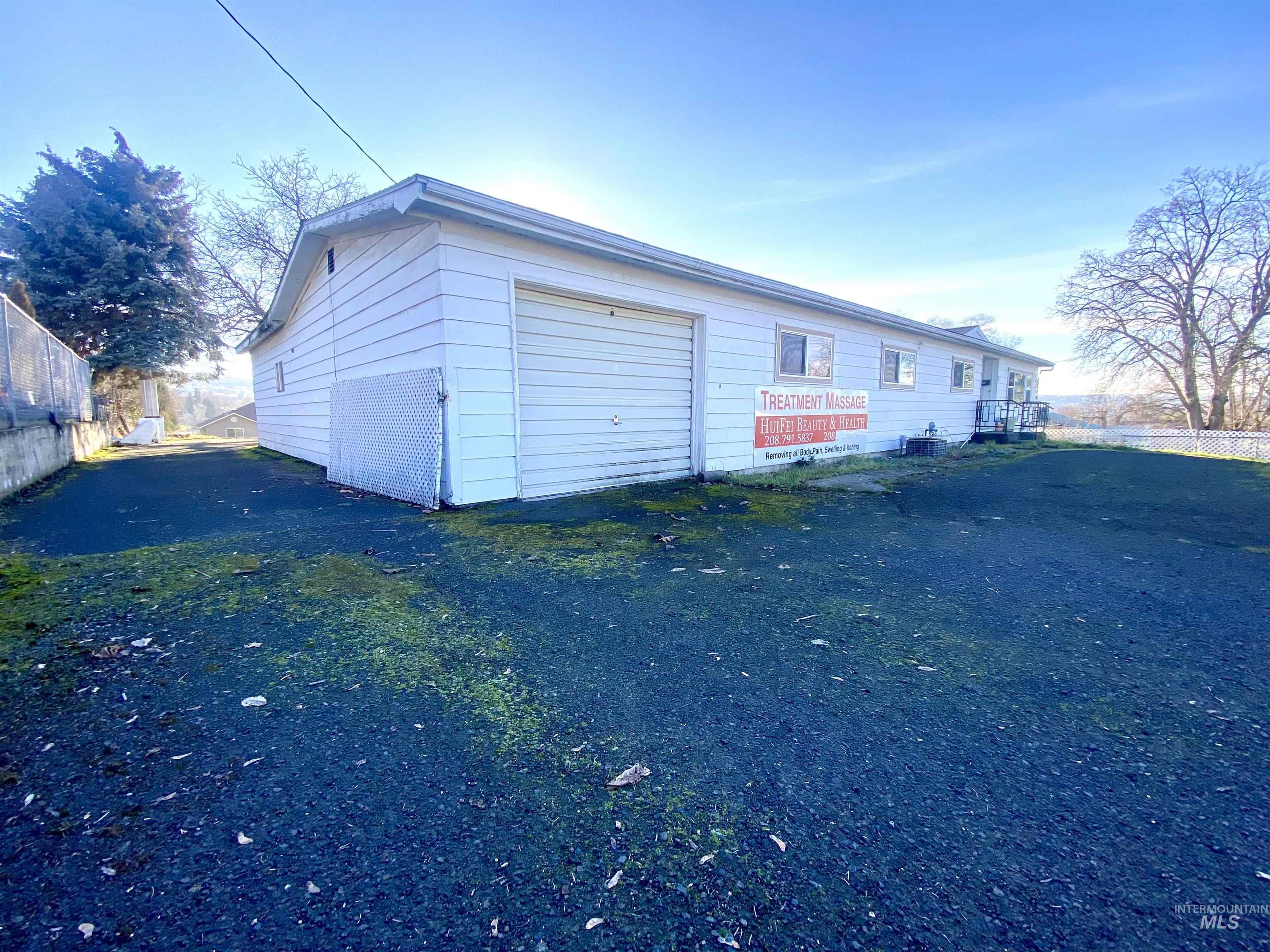 832 N Street Property Photo 1
