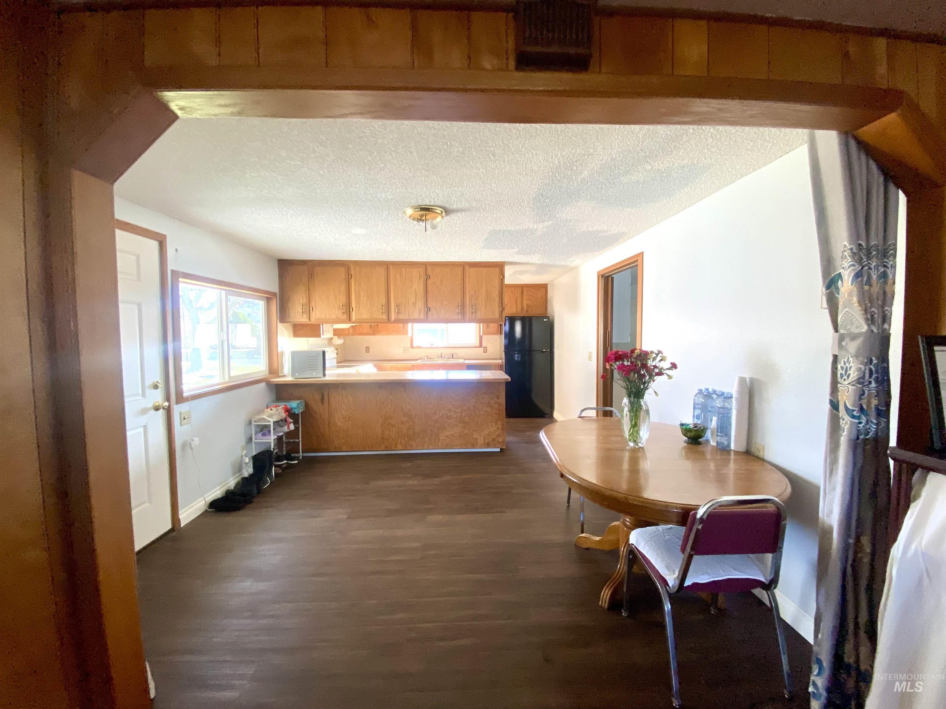 832 N Street Property Photo 8