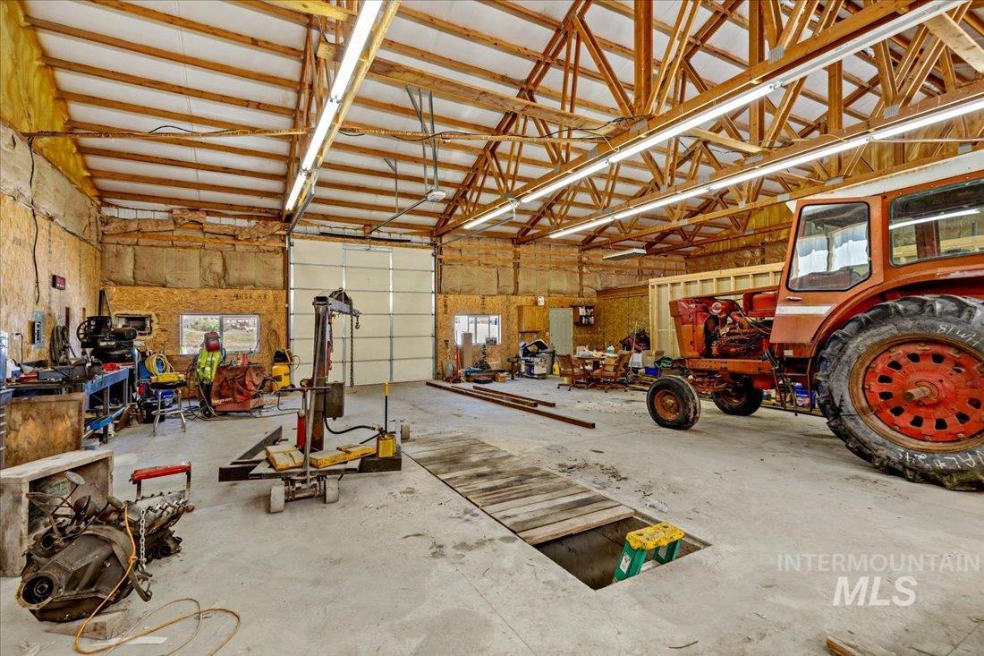 6445 Little Freezeout Rd Property Photo 12