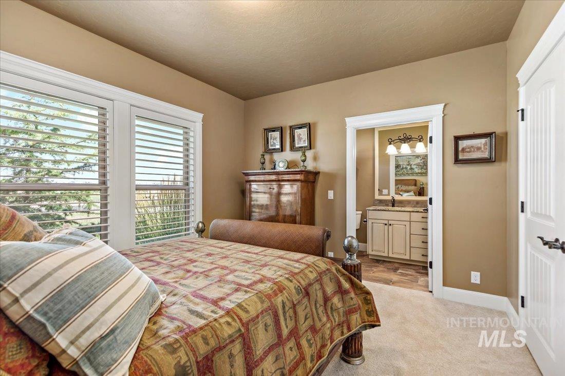 6445 Little Freezeout Rd Property Photo 33