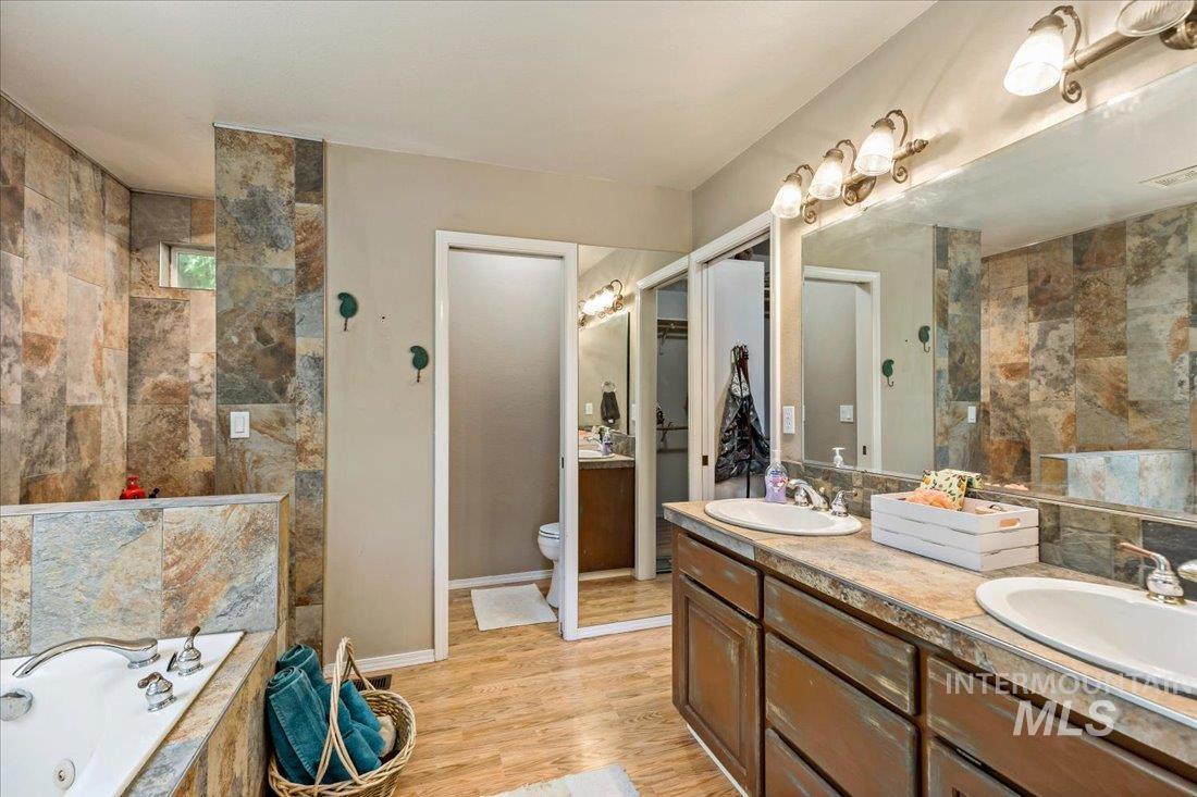 6445 Little Freezeout Rd Property Photo 47