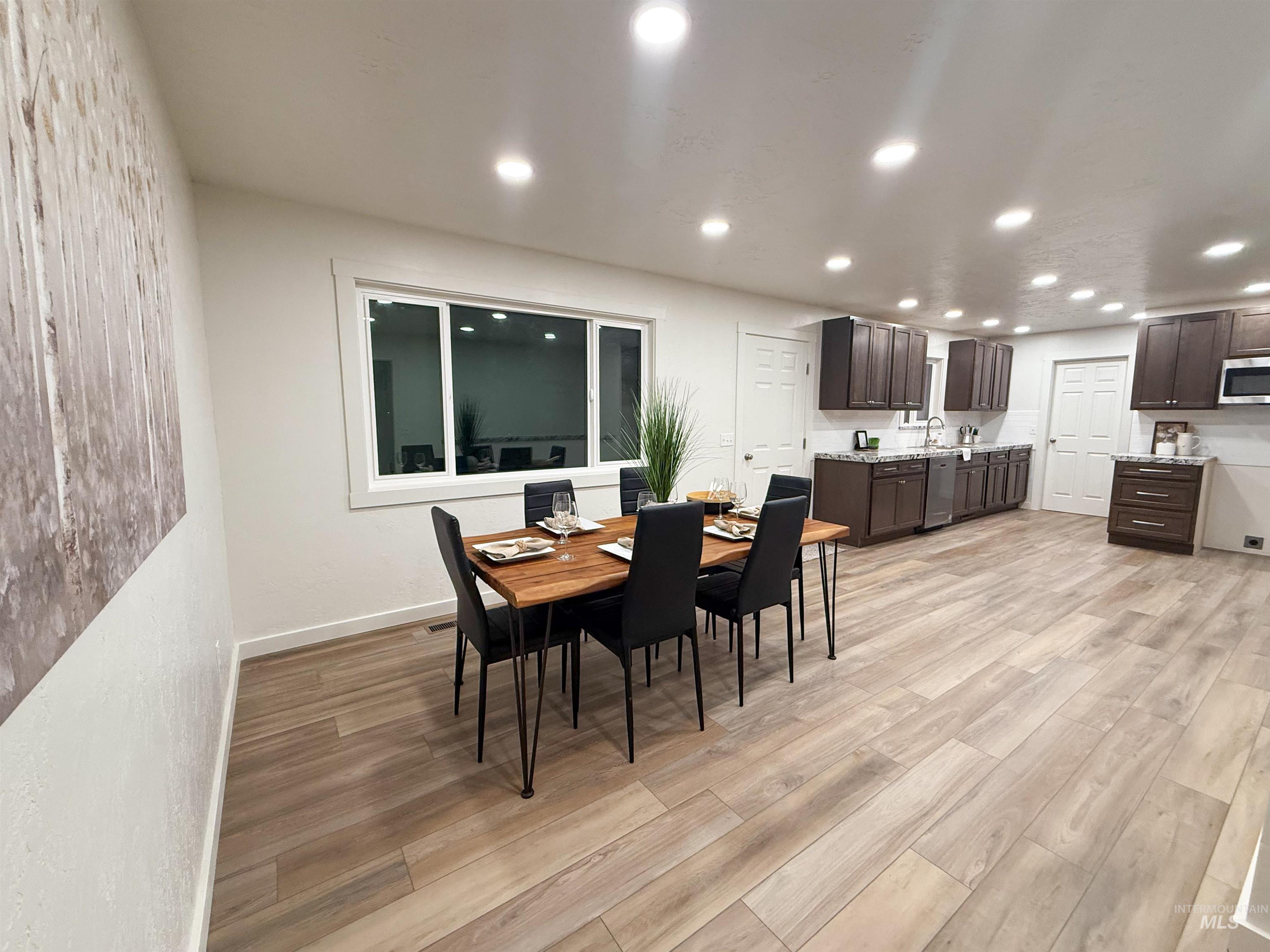 349 S 200 W Property Photo 8