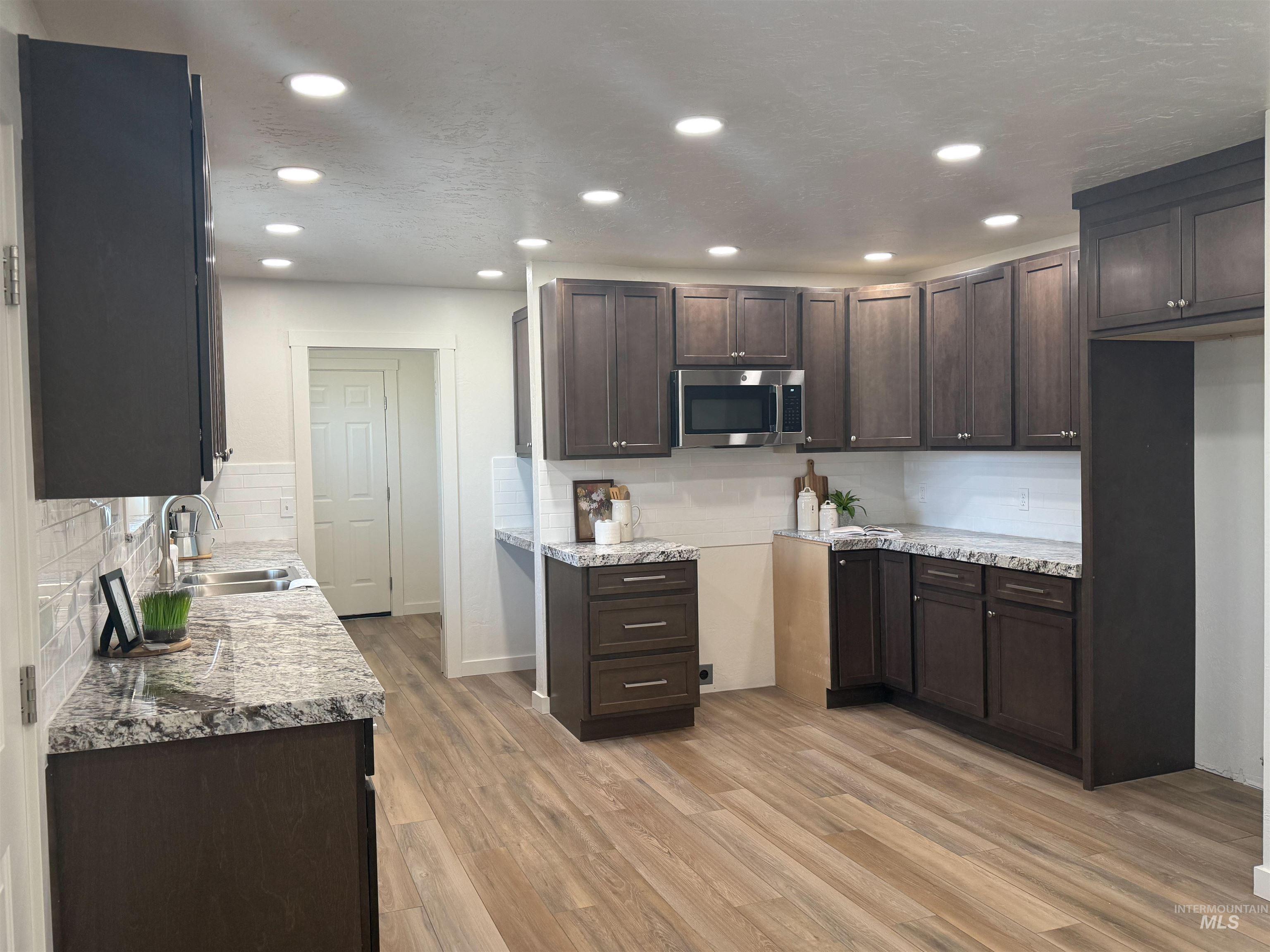 349 S 200 W Property Photo 11