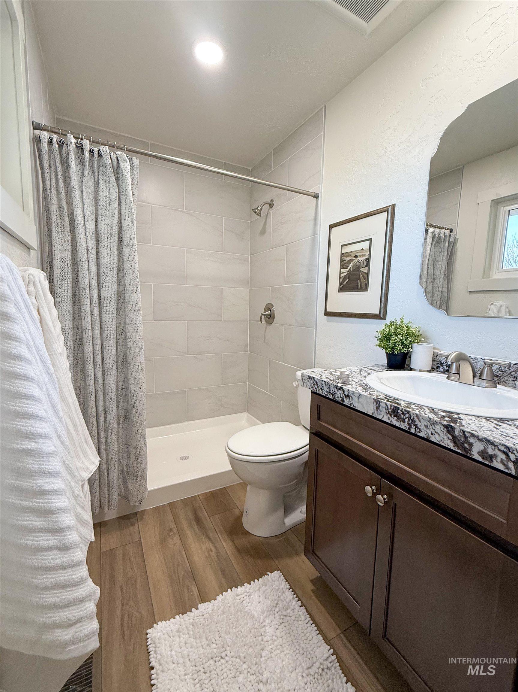 349 S 200 W Property Photo 16