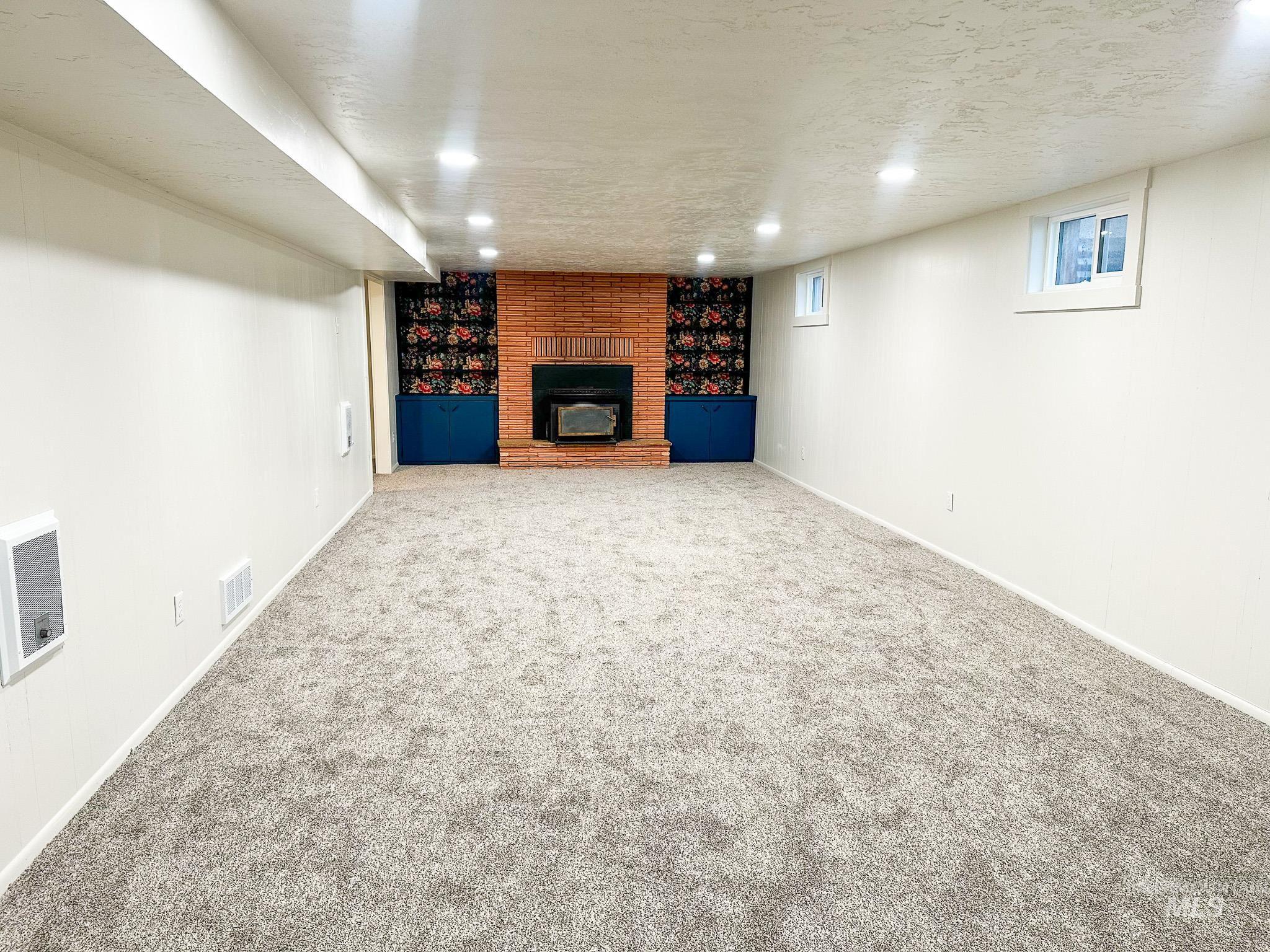 349 S 200 W Property Photo 18