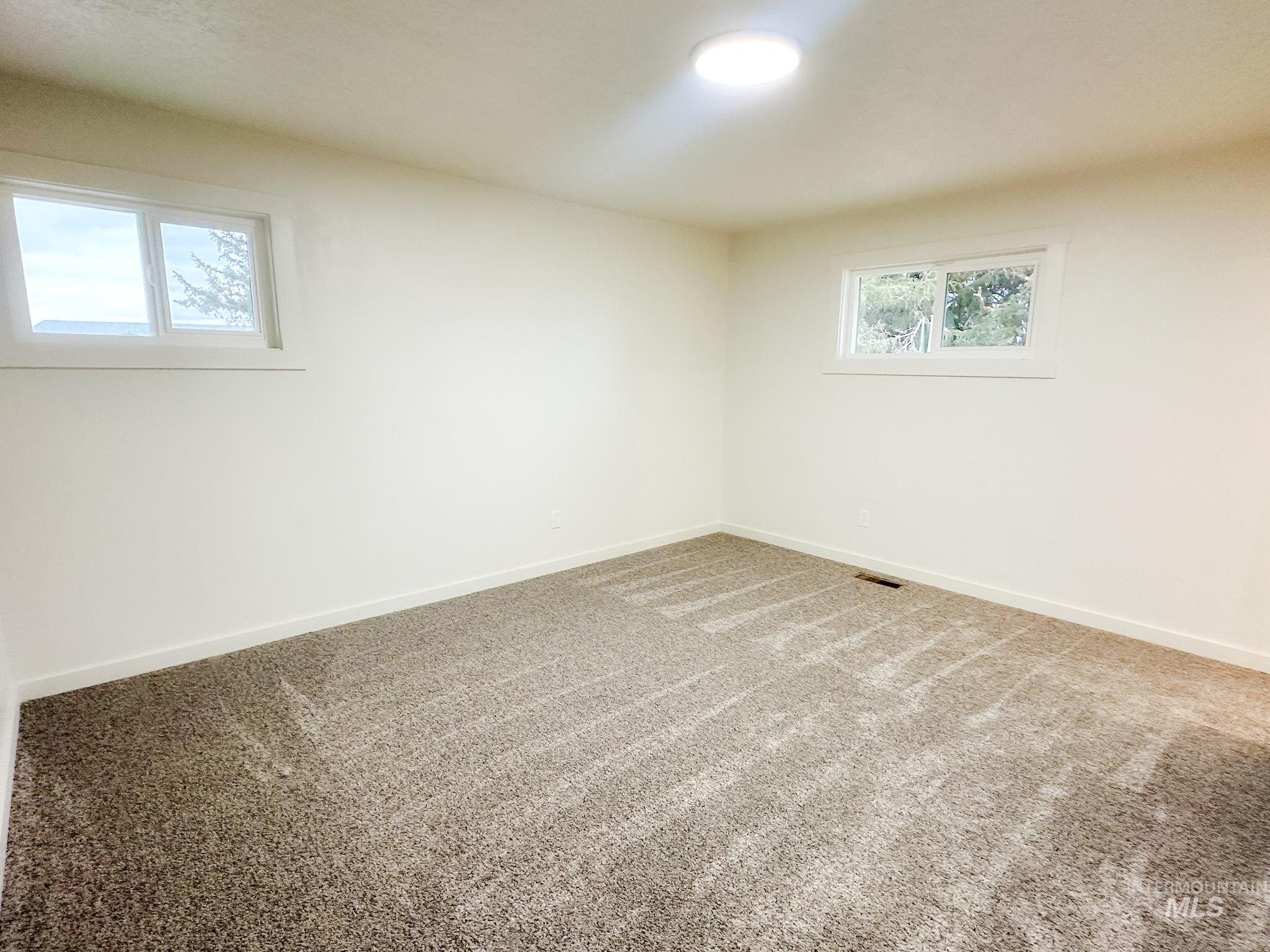 349 S 200 W Property Photo 23