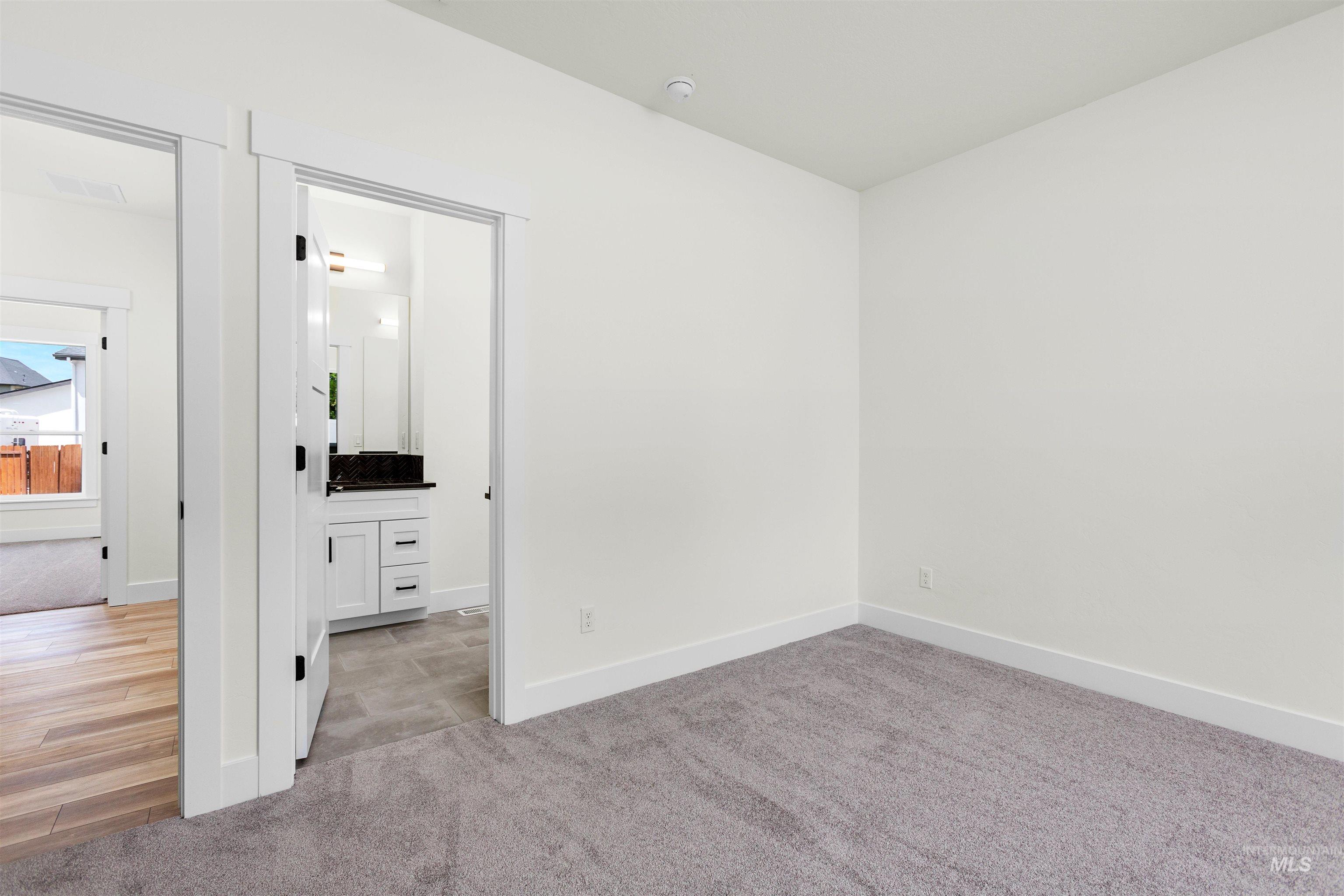 113 Albert Lane Property Photo 29