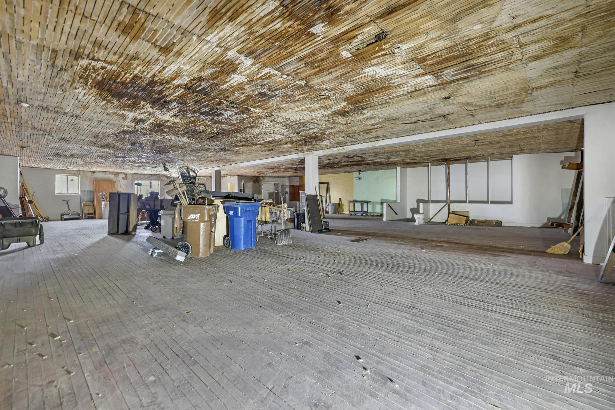 233 Main Ave E Property Photo 24