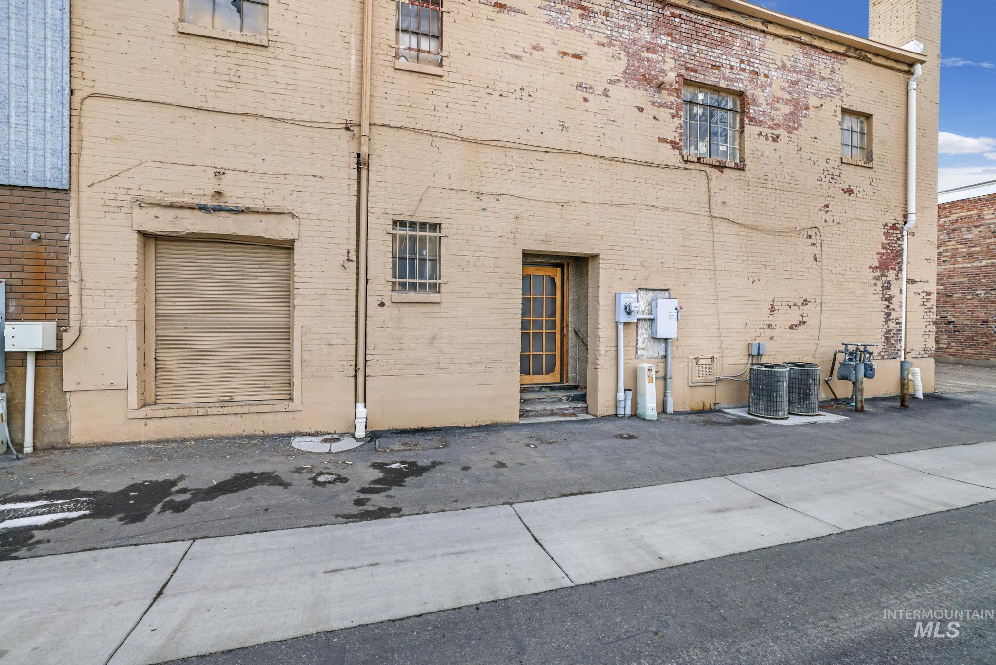 233 Main Ave E Property Photo 48