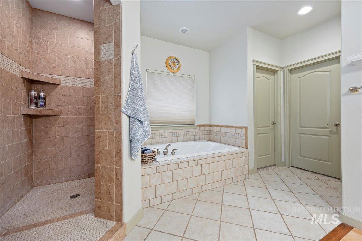 2668 E 4256 N Property Photo 27