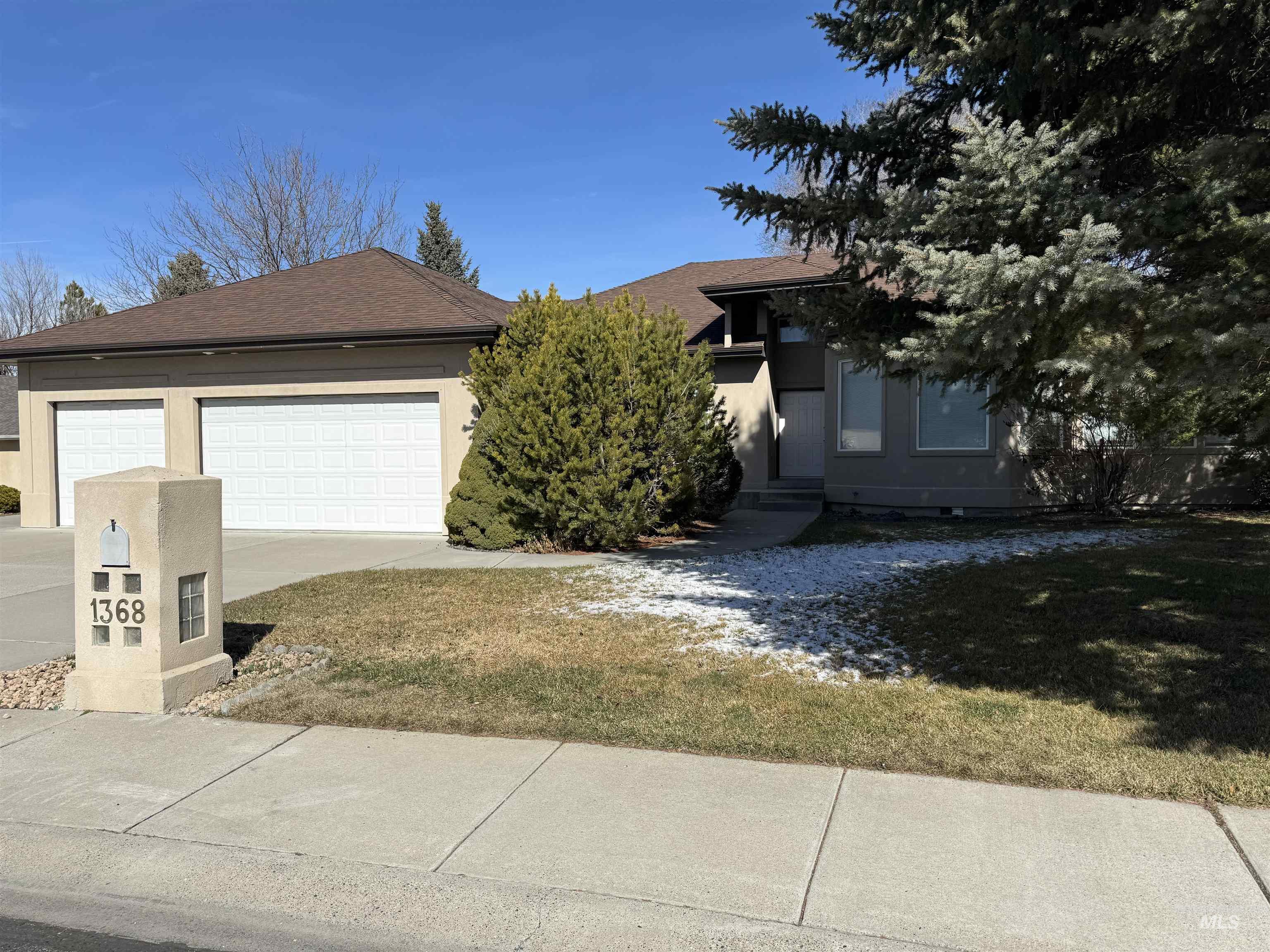 1368 Stoneybrook Circle Property Photo 4