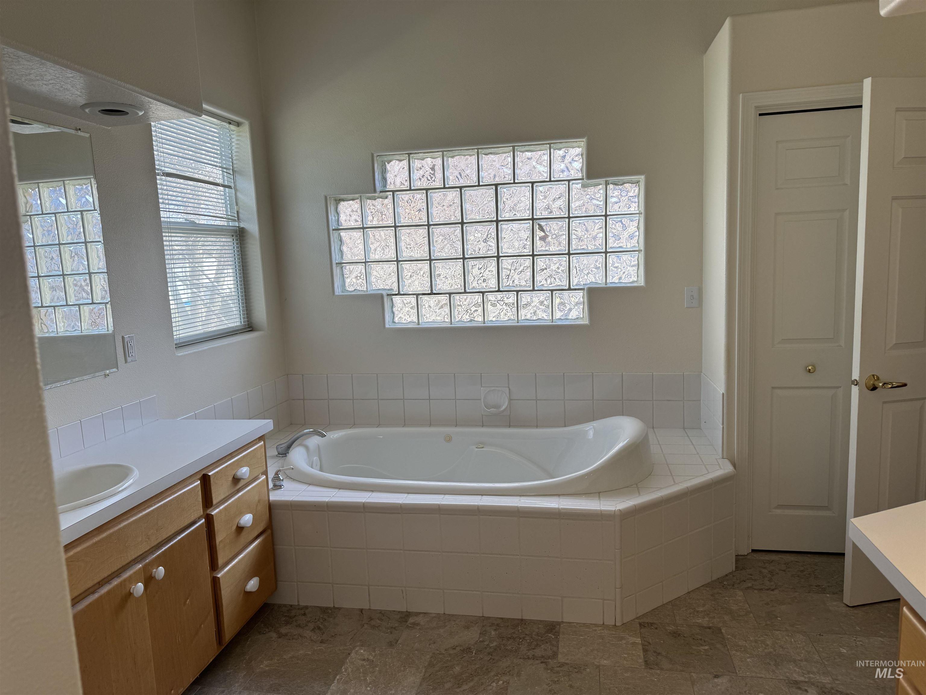 1368 Stoneybrook Circle Property Photo 28