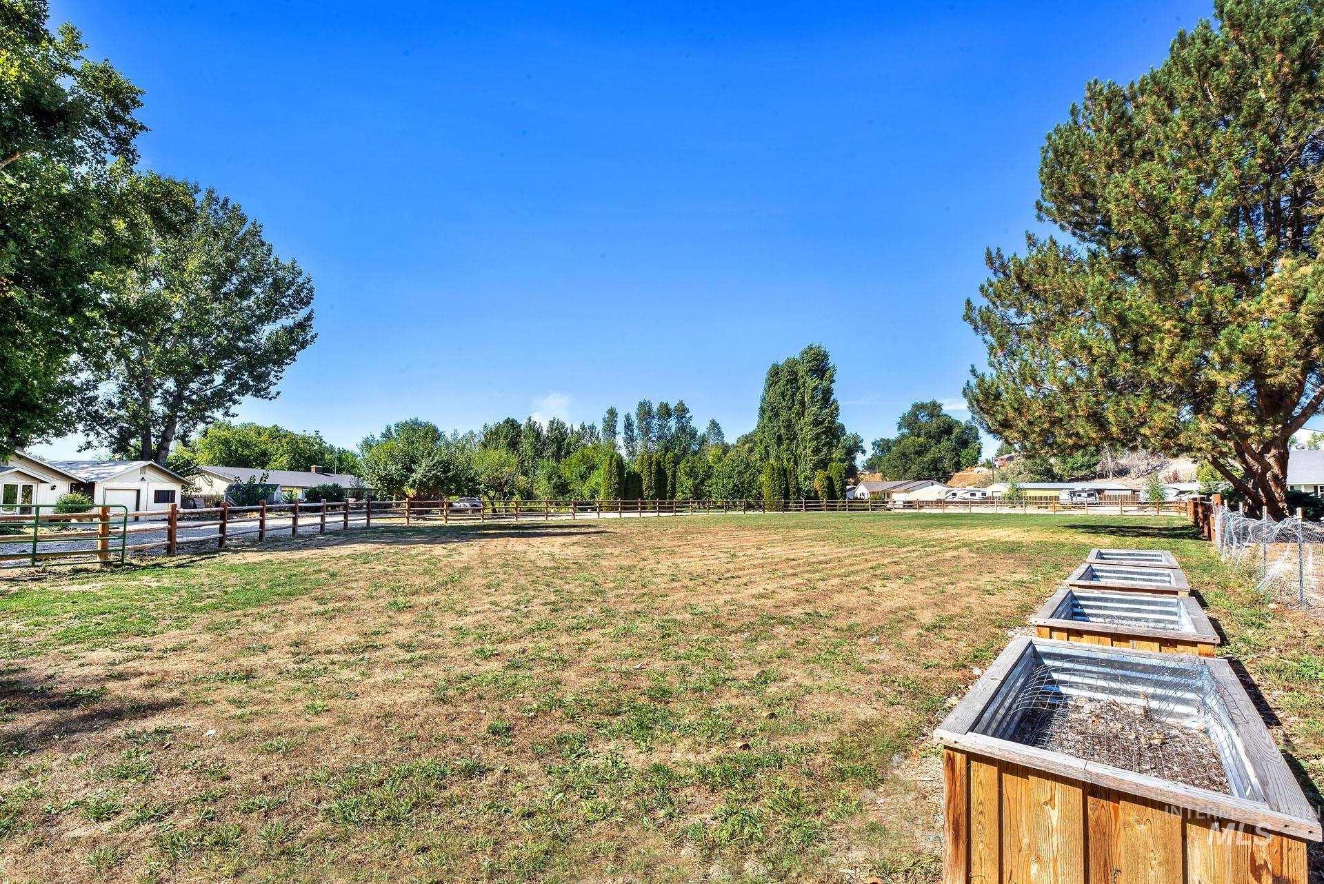 26669 Morris Place Property Photo 14