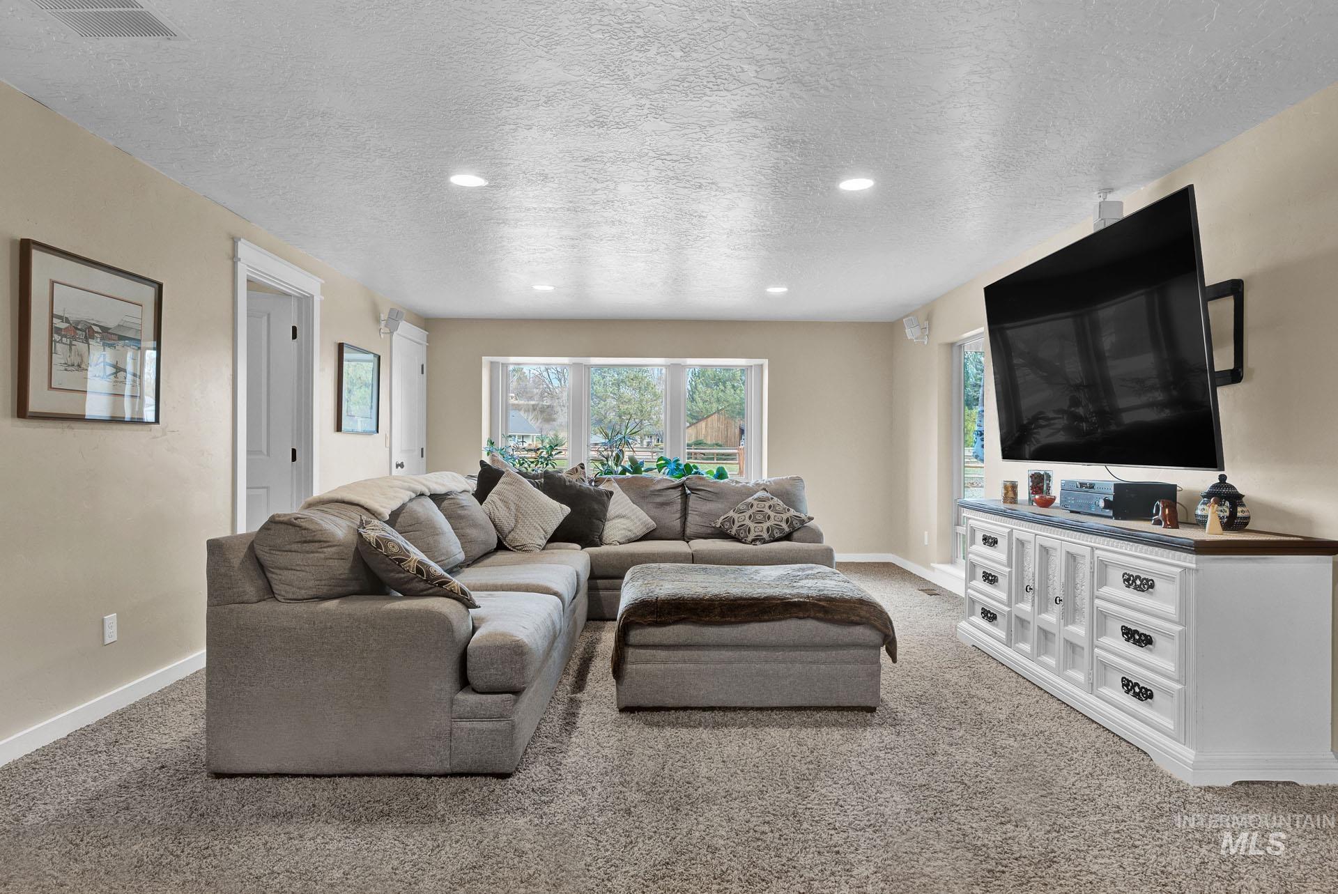 26669 Morris Place Property Photo 40
