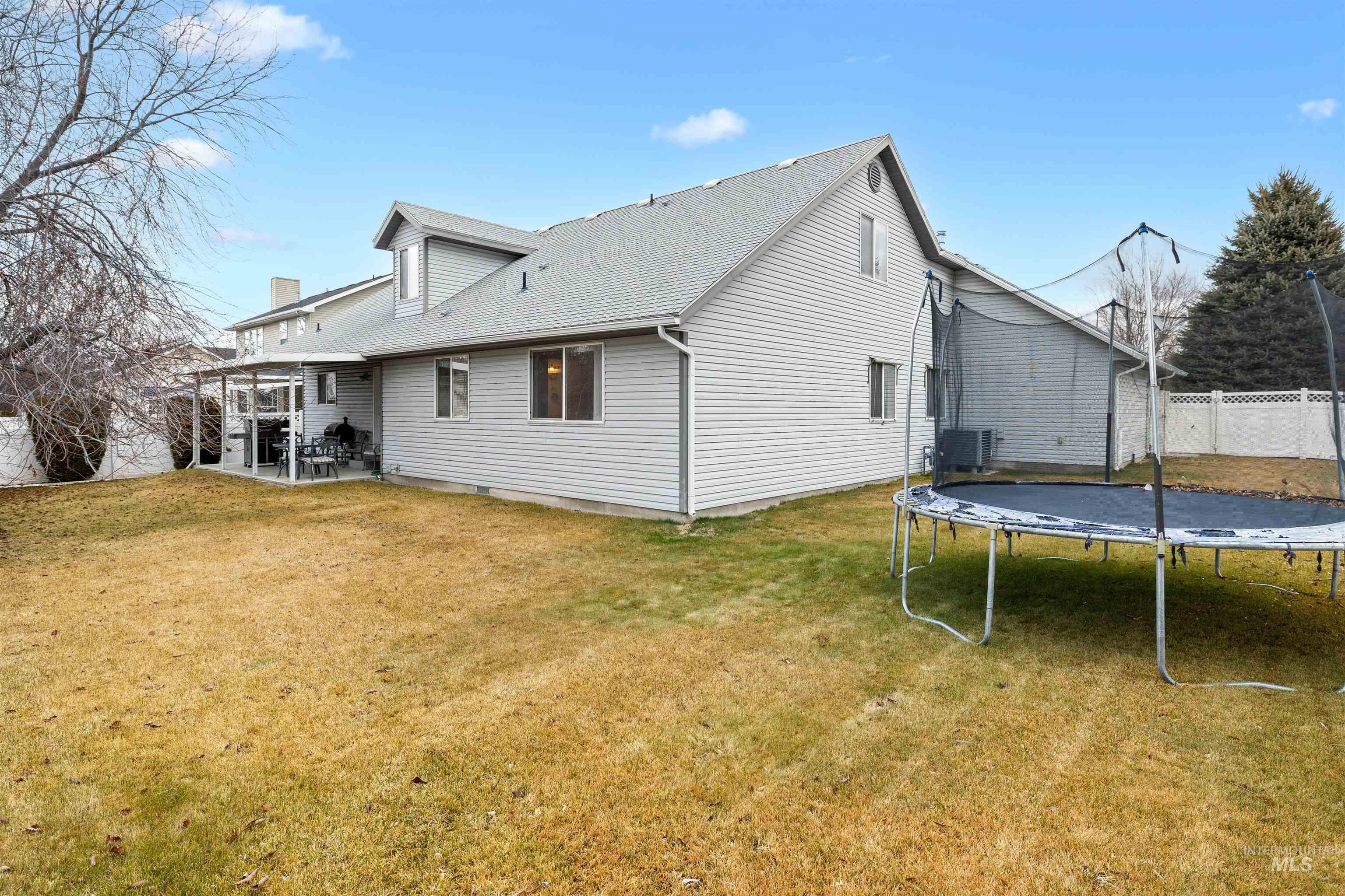 1985 Tamarack Loop Property Photo 33