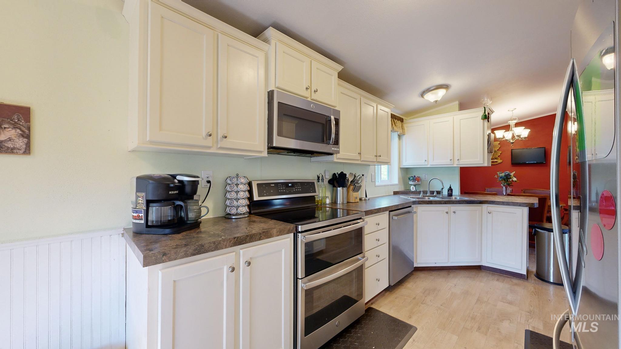 1007 W Hatter Creek Rd Property Photo 7