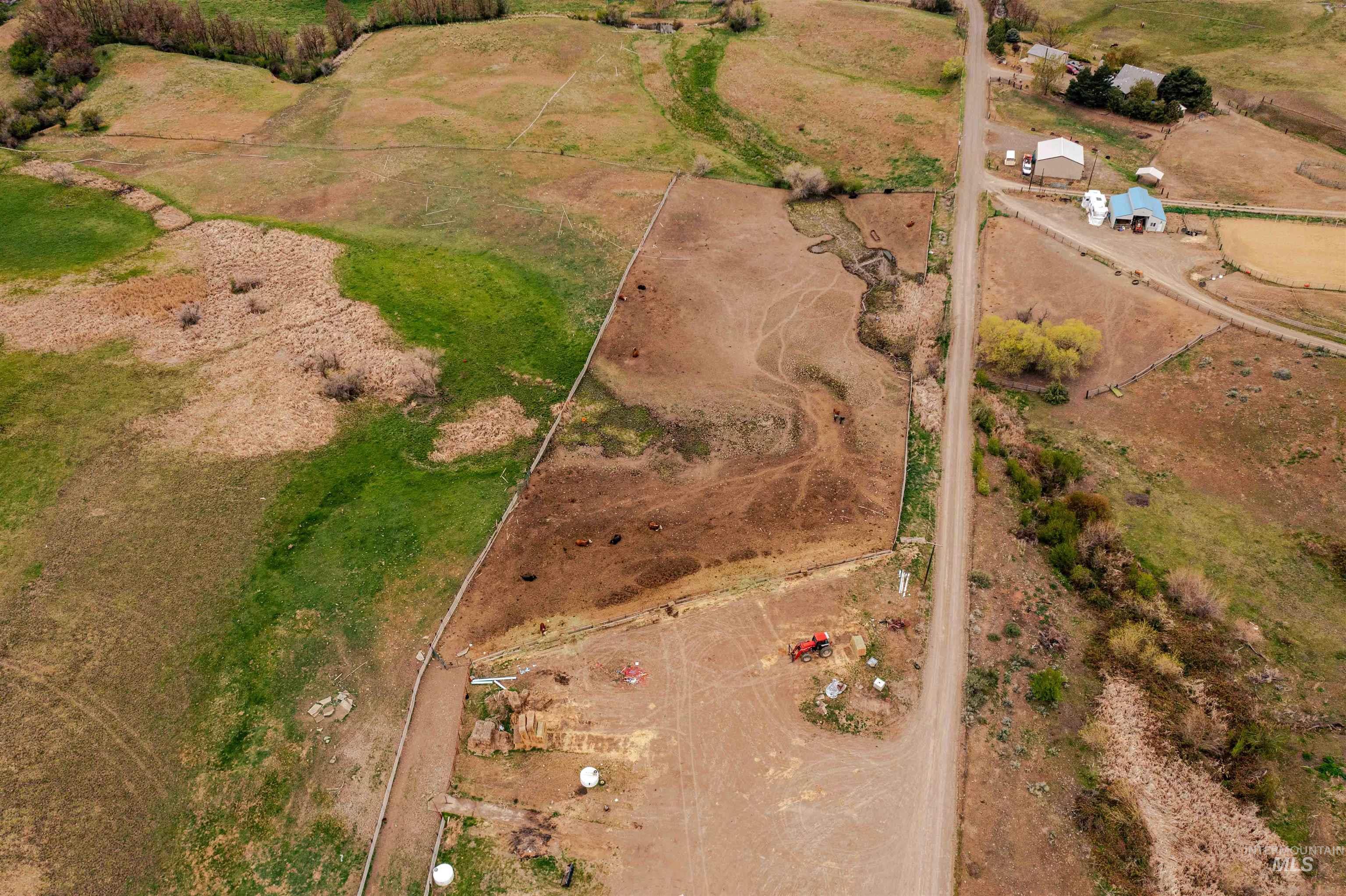 1836 Cemetery Rd Property Photo 8