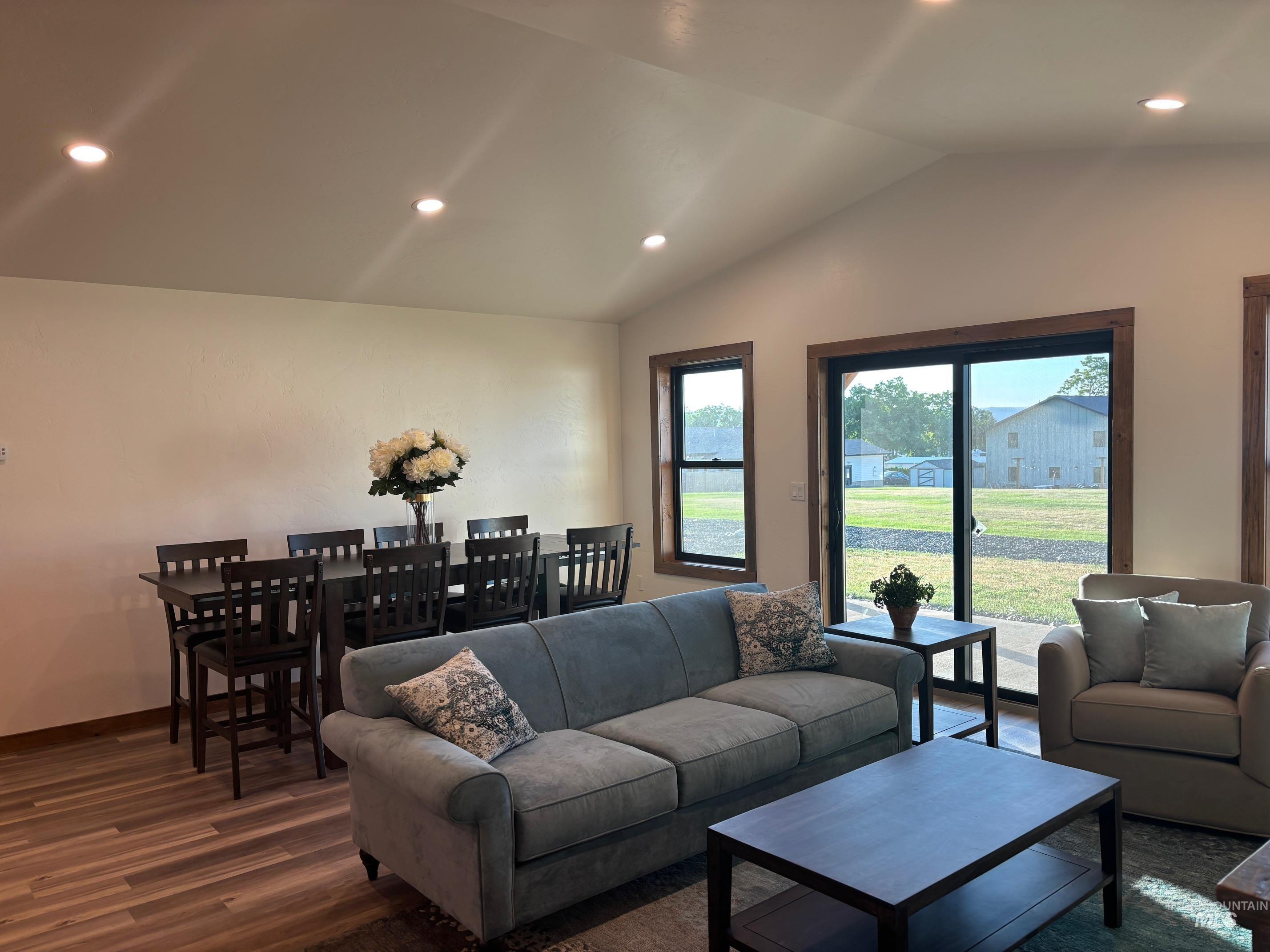 2219 Powers Drive Property Photo 8